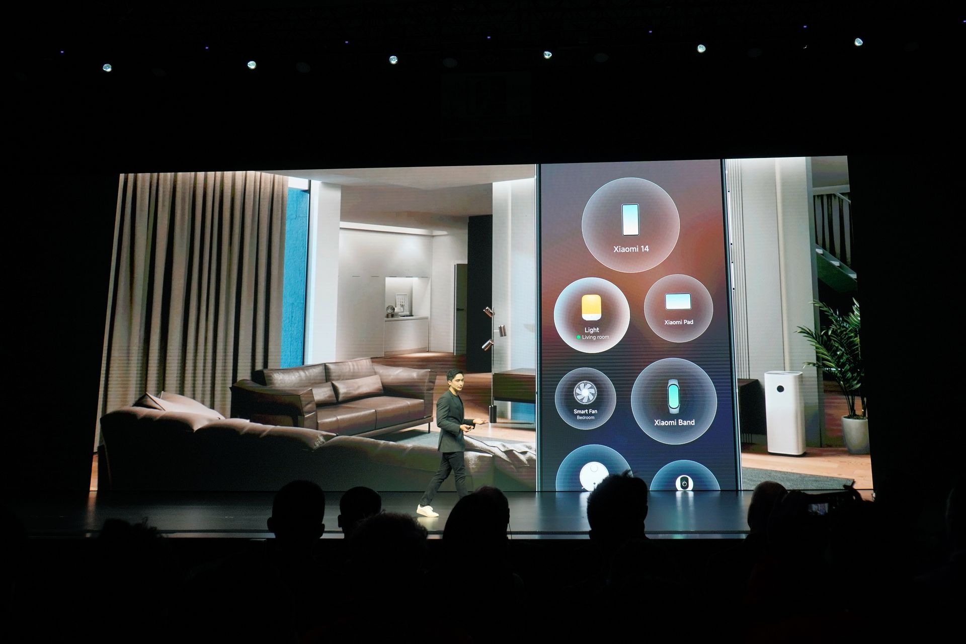 XiaomiはHyperOSを軸に、スマホと各種製品の連携を強化していく。日本でも、販売する製品バリエーションの拡大は検討しているようだ