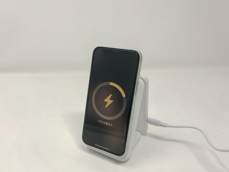 コーリュウ　ワイヤレス充電器 スタイリッシュかつコスパ抜群な3COINSの3in1ワイヤレスチャージャー