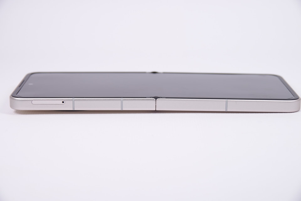 Libero Flip ホワイト 約6.7インチ Libero Flip – ZTE Device Japan