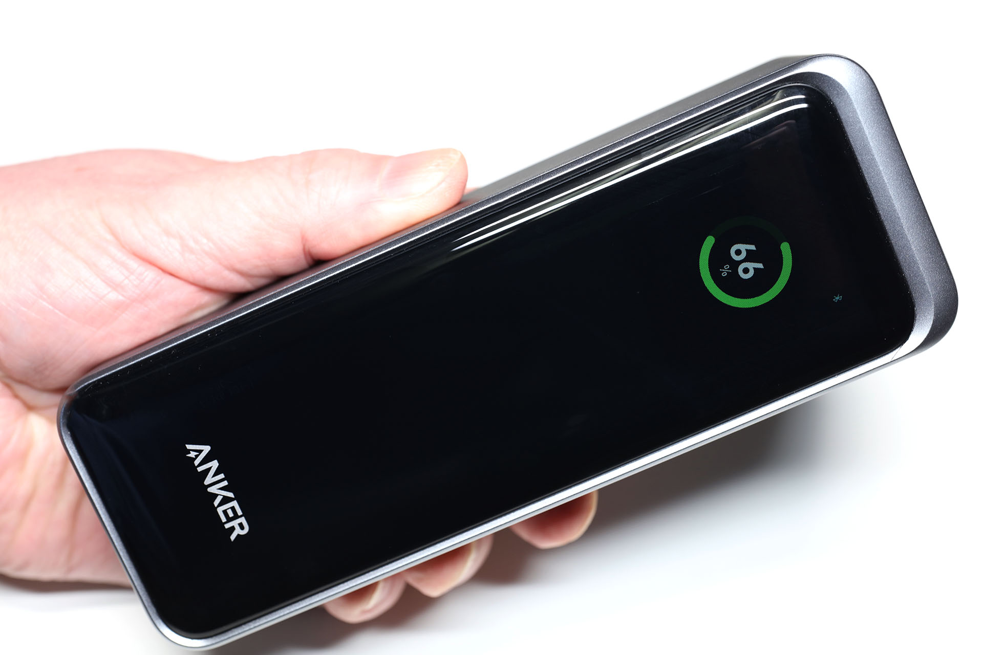 さらに追加購入した「Anker Prime Power Bank (27650mAh, 250W)」。デカくて重いモバイルバッテリーだが、俺的にはまあ携帯できる範囲内って感じ。