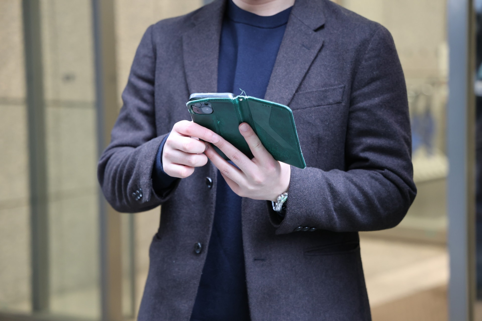 スマートフォンアプリで通常通り注文するだけで配送される