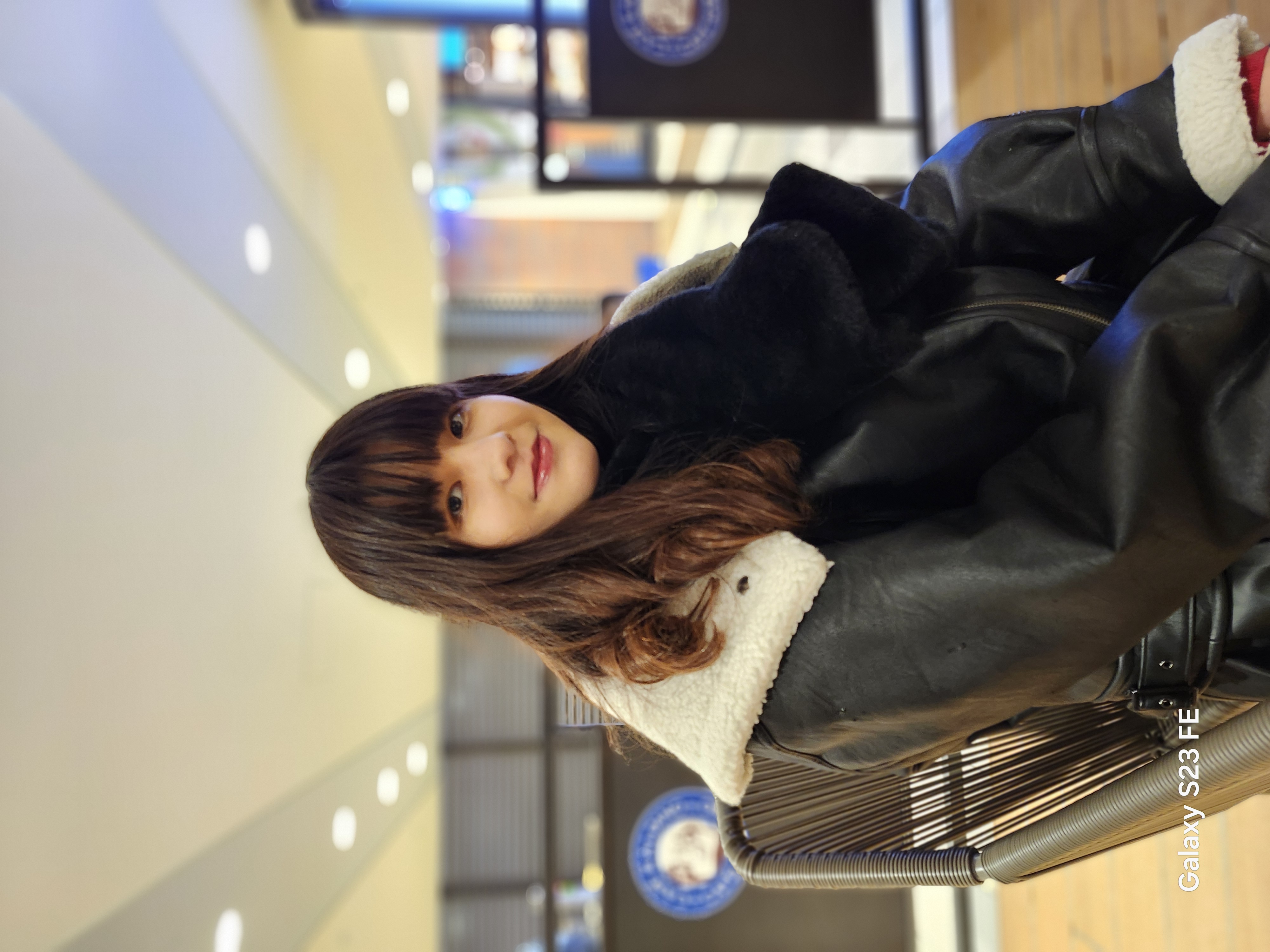 ポートレートで撮影。モデル：<a href="http://bonbon-famin.com/cn2/g01.html" class="strong bn" target="_blank">るびぃ</a>（<a href="http://bonbon-famin.com/" class="strong bn" target="_blank">ボンボンファミンプロダクション</a>