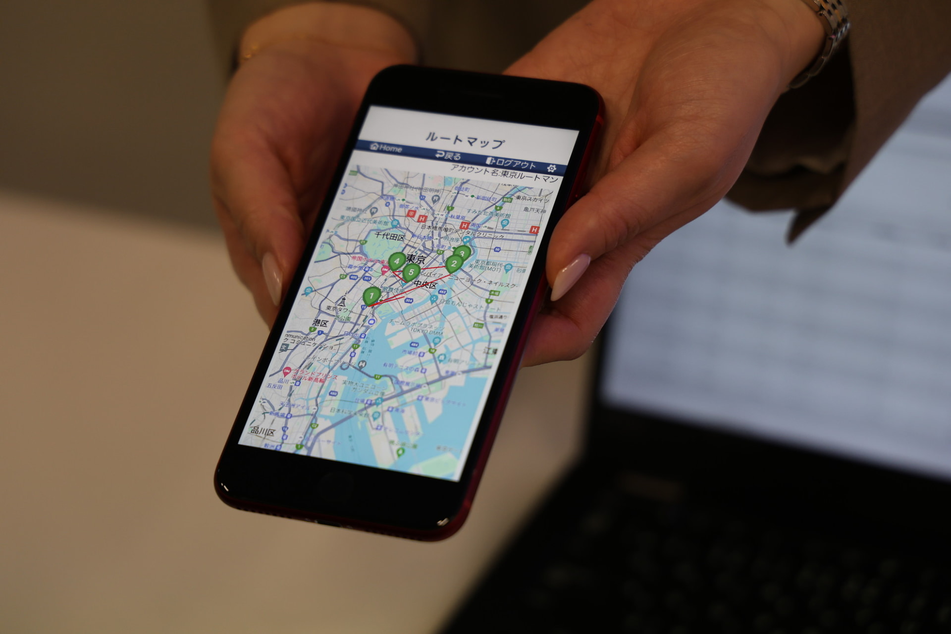 巡回ルートをAIが自動生成。そのまま地図アプリでルート案内まで進める