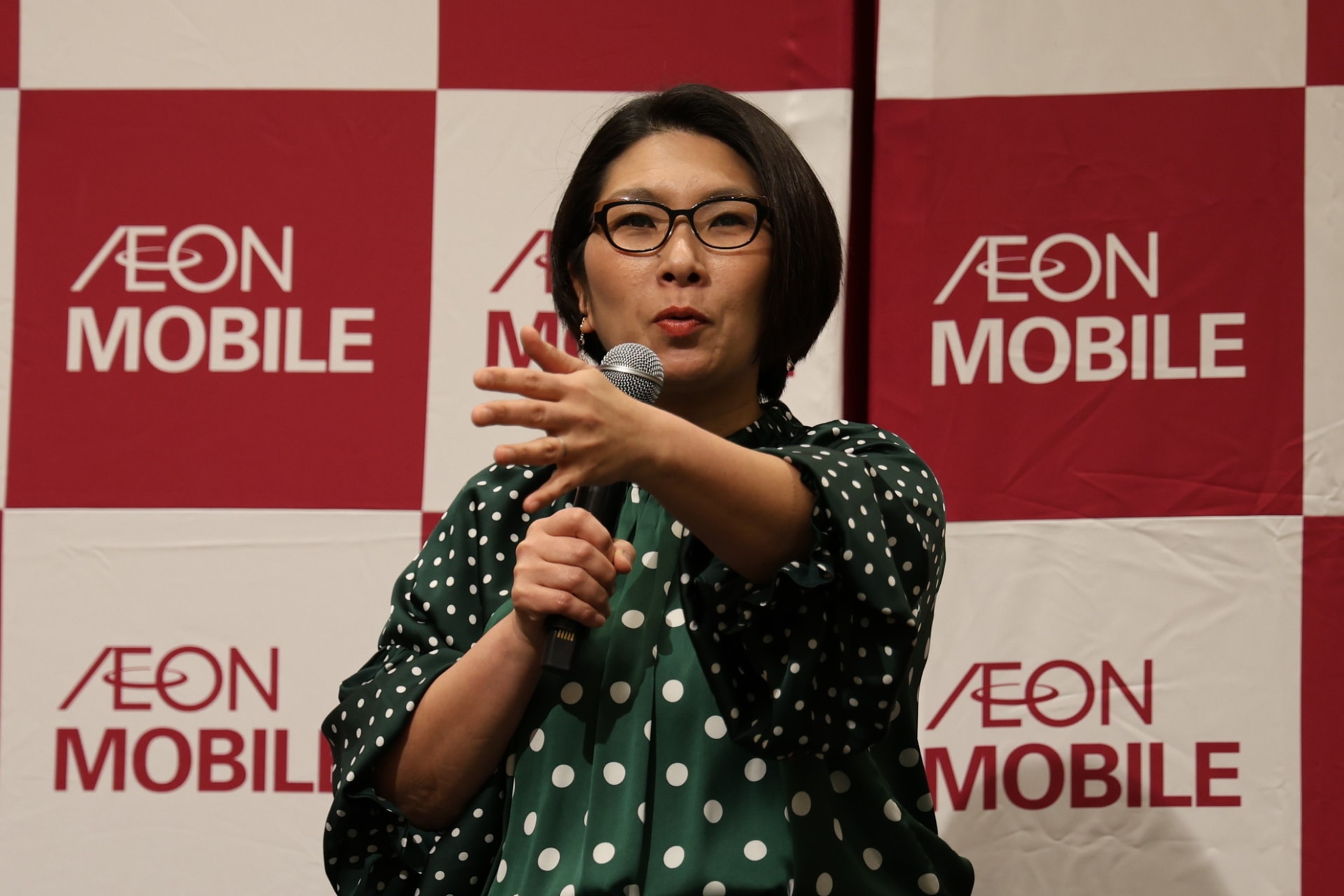 タレントのくわばた りえ