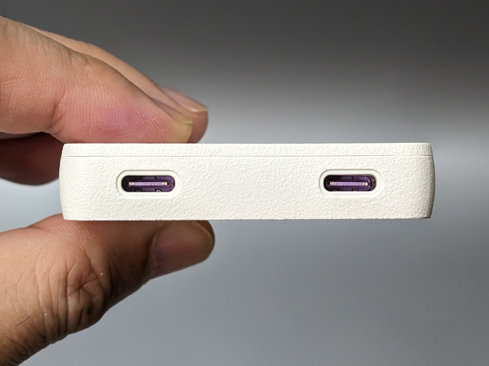 USB Type-Cを2ポート搭載するのは、5000mAhクラスの製品では非常にレアだ