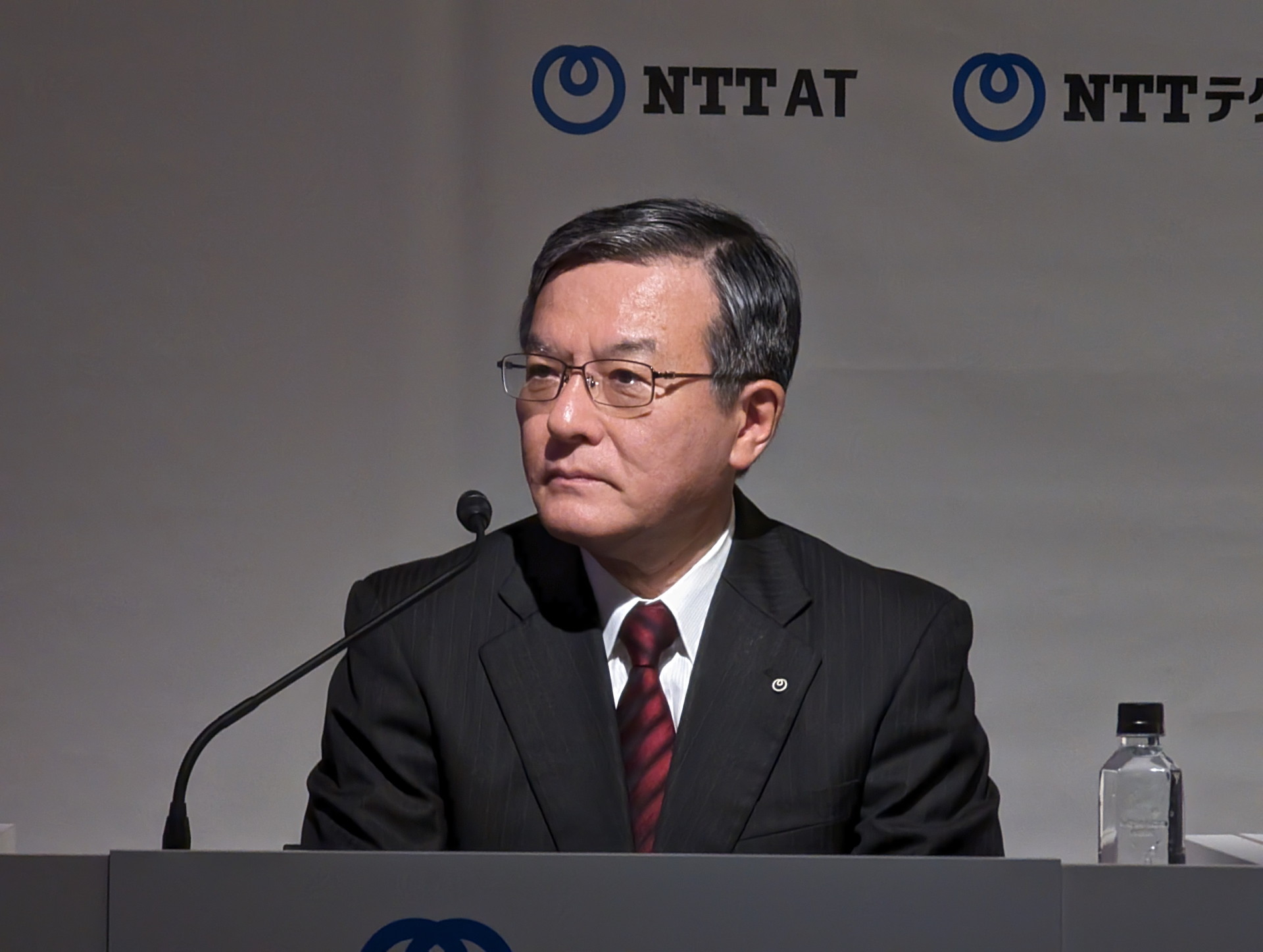 右＝NTT 島田社長