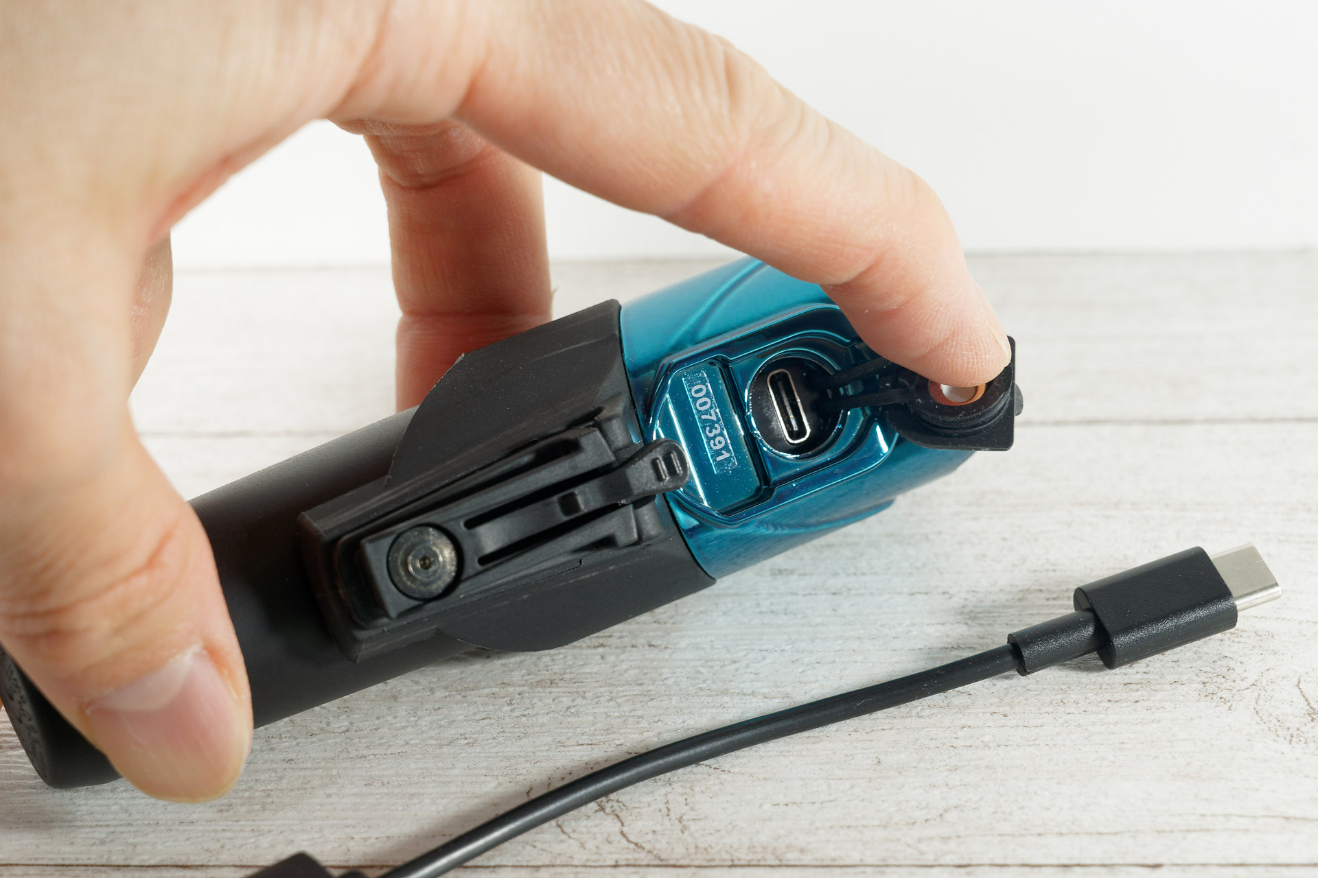 VOLT400 NEOでは充電ポートがType-Cに