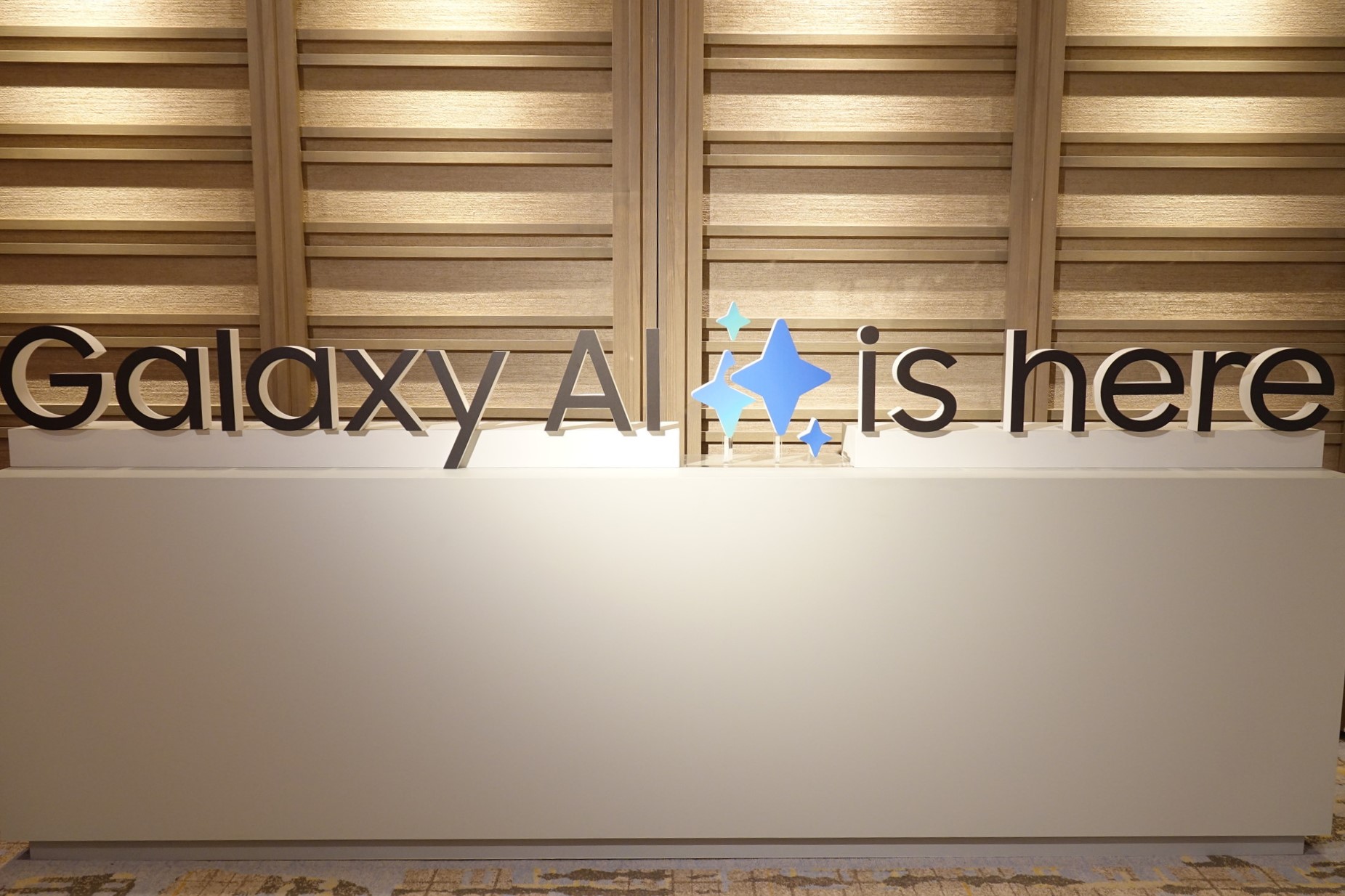 3日、サムスン電子ジャパンは「AIフォン」と銘打つ新機種を発表した