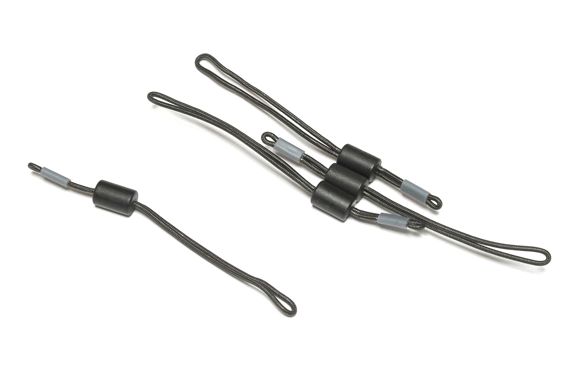 カメラ側に装着するMaglink対応バックルが4つ付属する。ヒモ部分の長さは約9.5cm。