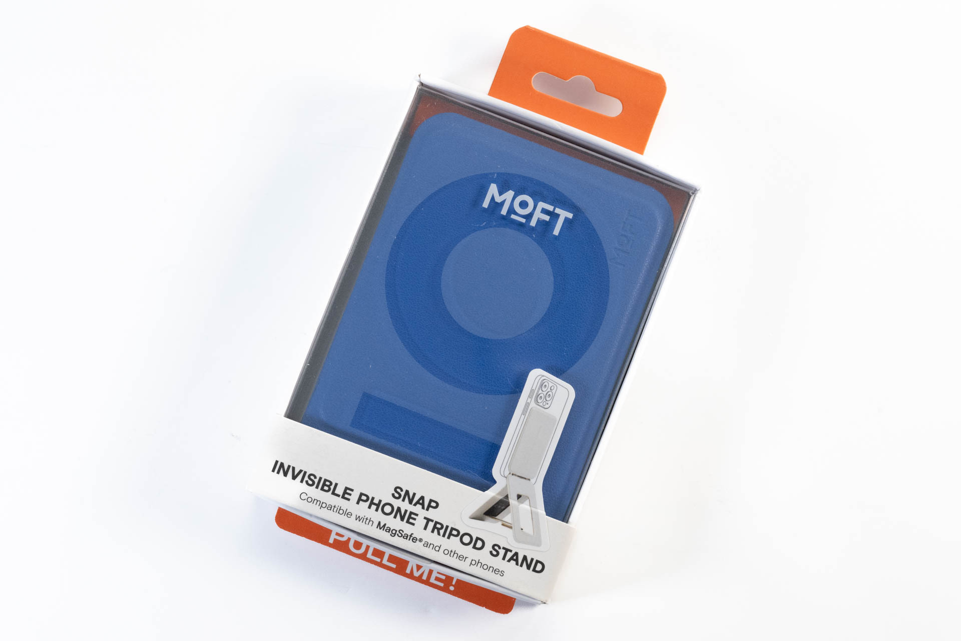 オレンジ色のタブと中身の透けるブリスターで質感の高いパッケージ