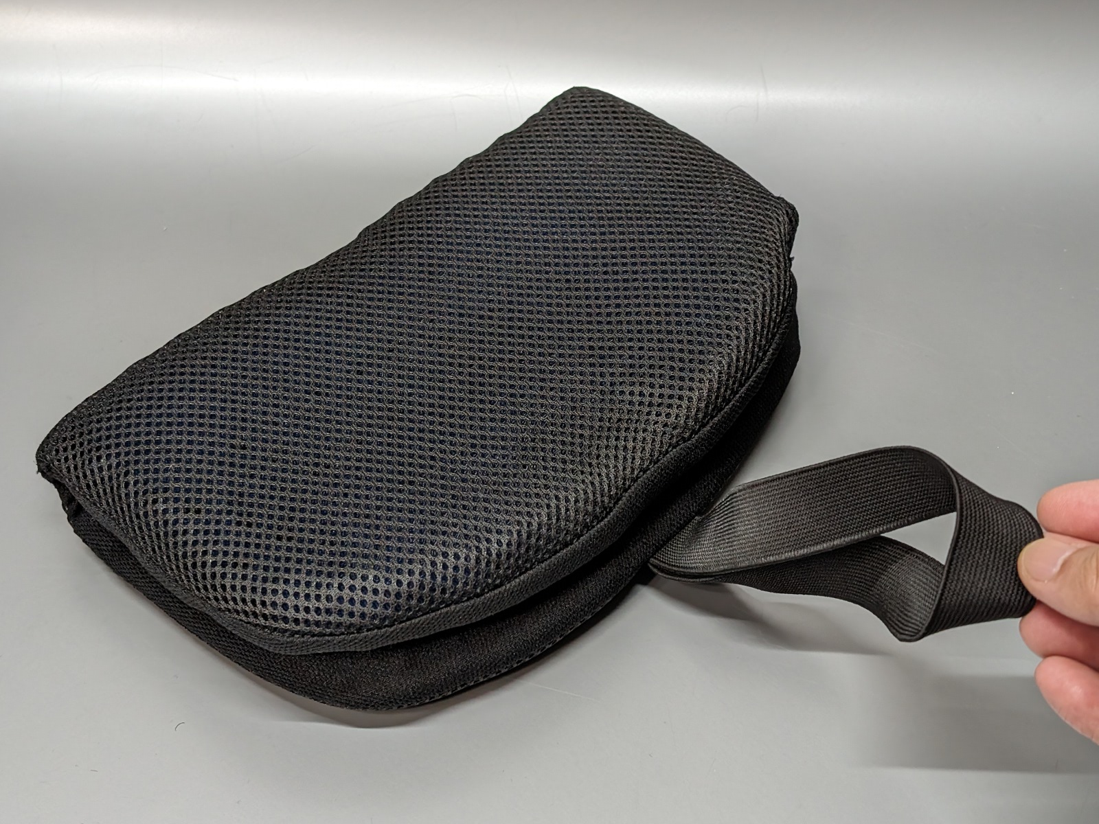 バンドを開いて展開させると…