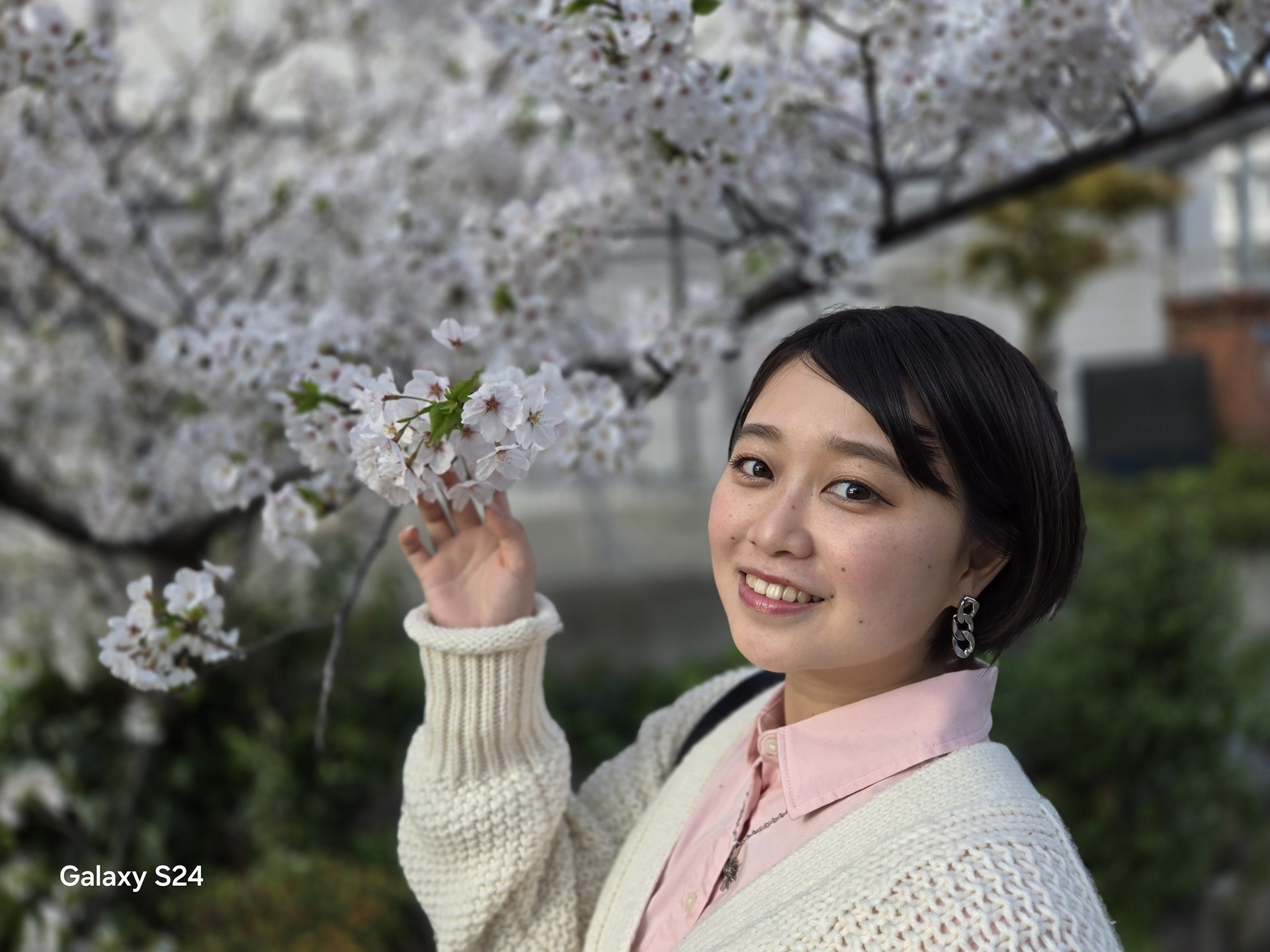 桜を背景にポートレートで撮影。モデル：葵木ひな（Twitter：<a href="https://twitter.com/hina1006ta_aoki">@hina1006ta_aoki</a>、所属：<a href="http://bonbon-famin.com/">ボンボンファミン・プロダクション</a>）