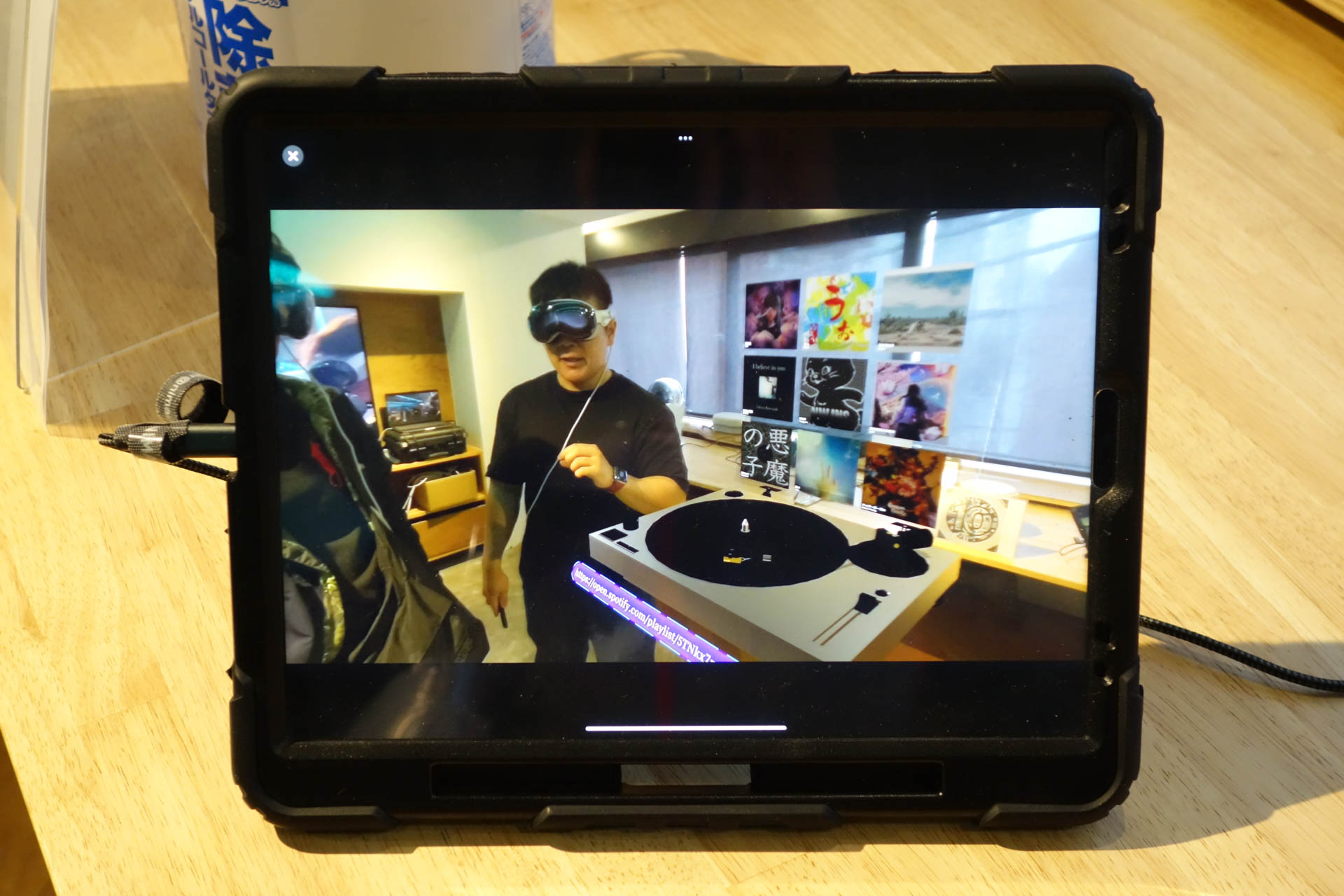 デモのミラーリング映像。実際にはもっと視野は広い