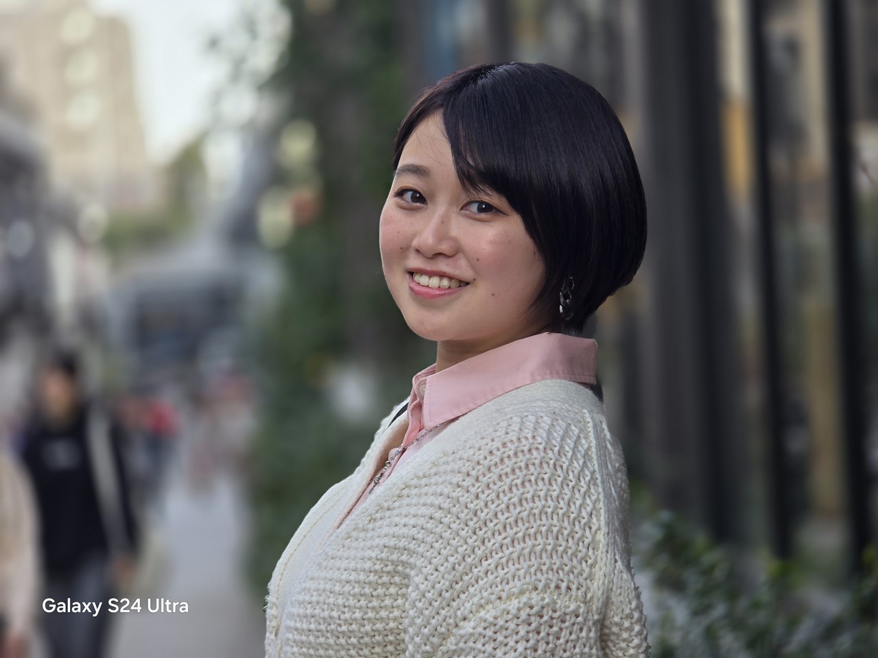 ［ポートレート］で撮影。これだけ背景がしっかりボケてくれると、かなり人物が際立つ