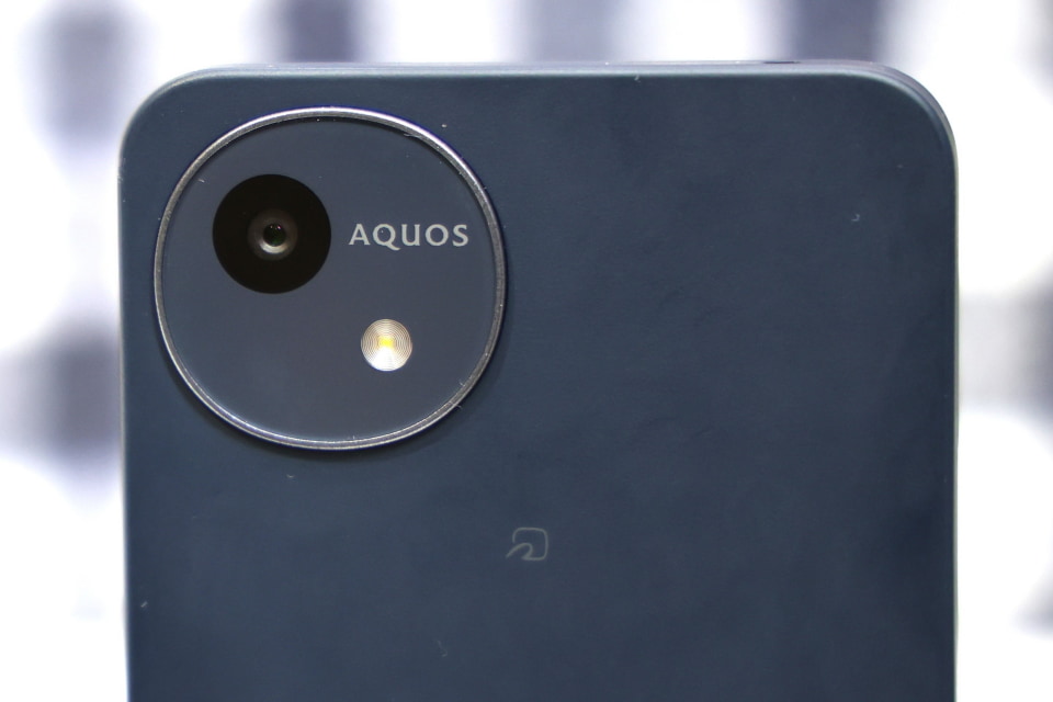 シャープ「AQUOS wish4」発表――デザイン一新、高い耐久性など気兼ね