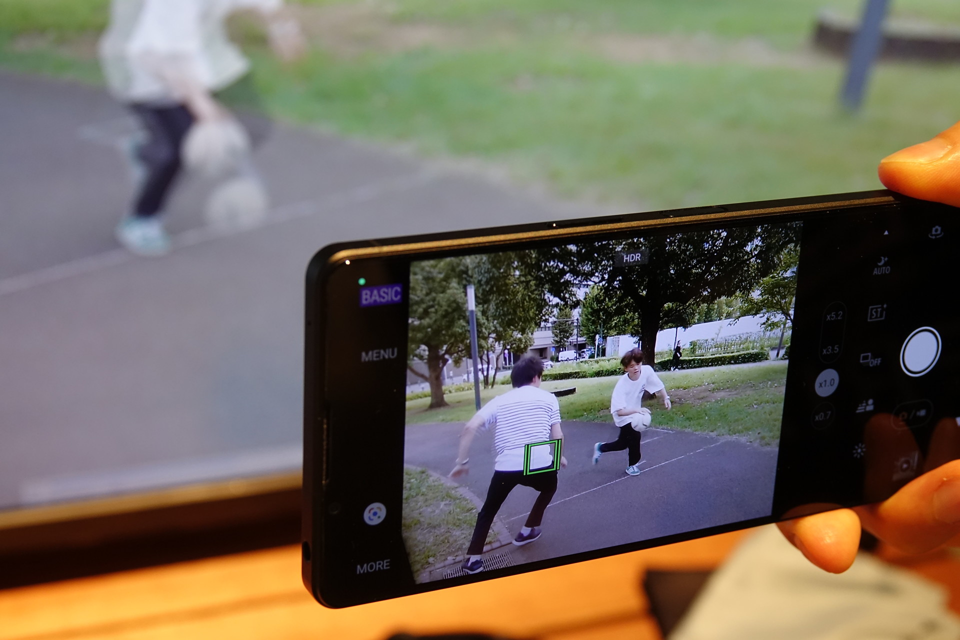 姿勢推定技術なし。人が重なるとAFの追跡対象が移り変わってしまう