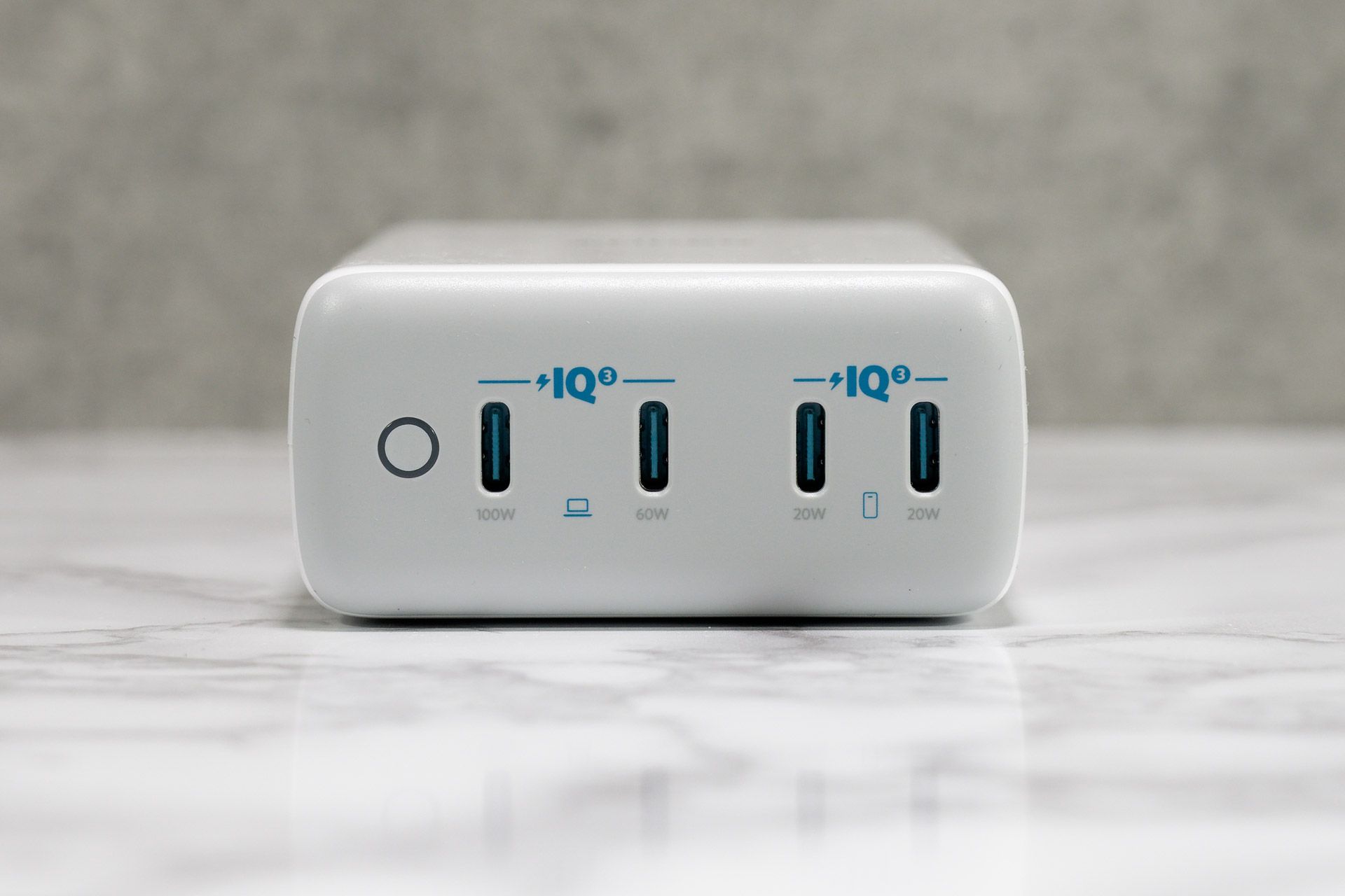 左から100／60／20／20Wの最大出力