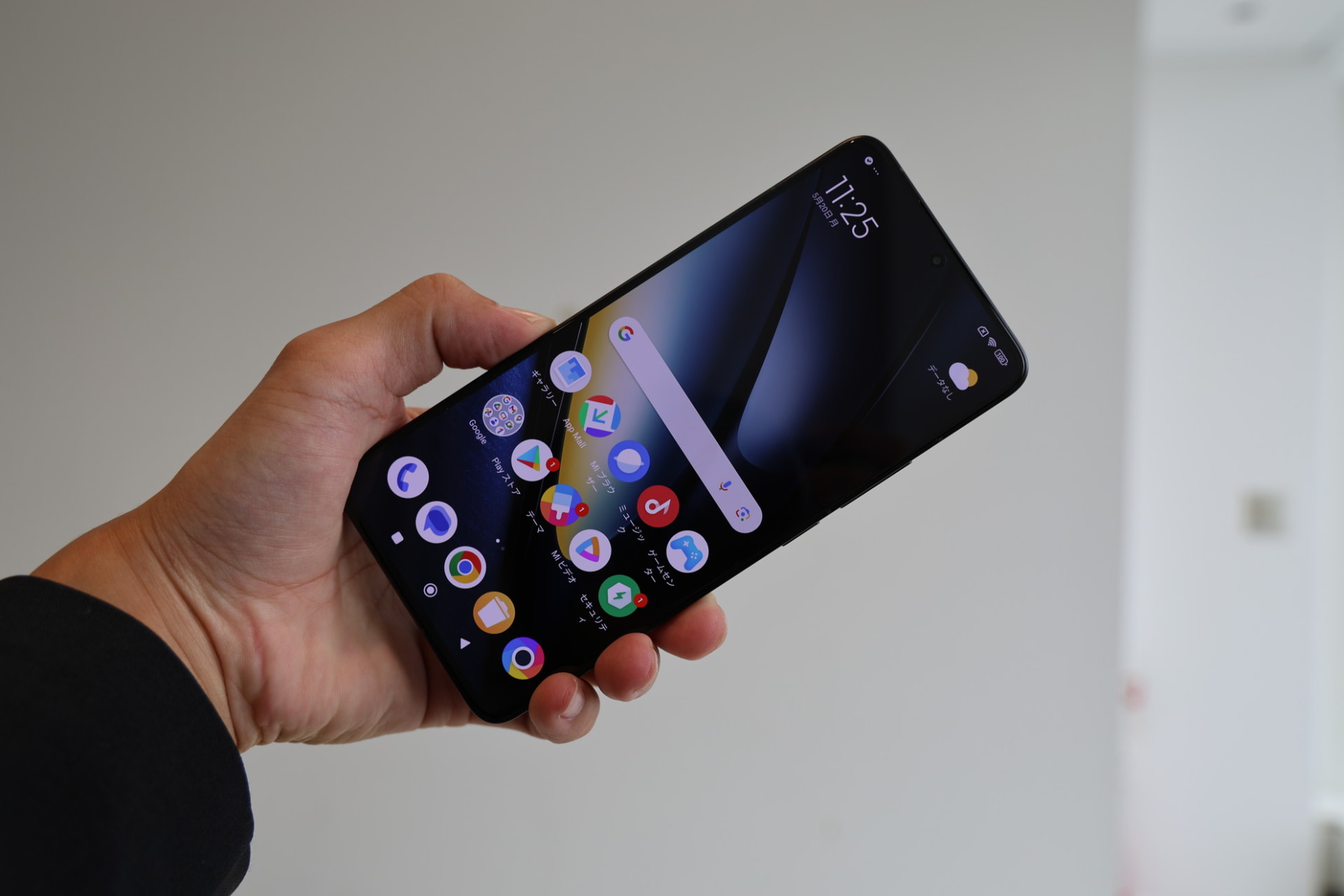 カメラを囲んでいる部分とカメラ本体部分が浮き上がっている