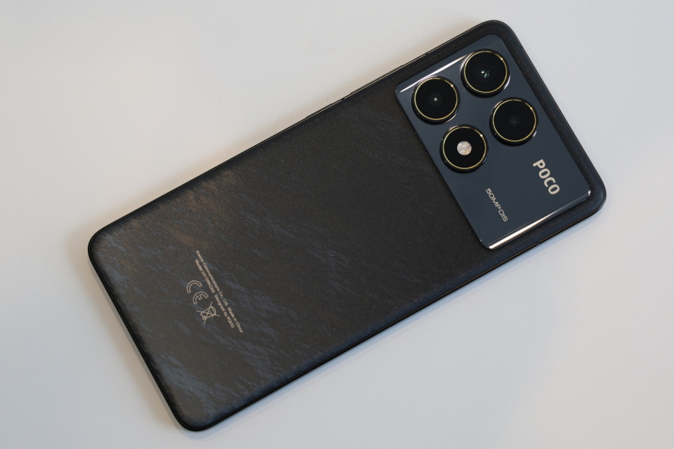 写真で見る「POCO F6 Pro」] - ケータイ Watch