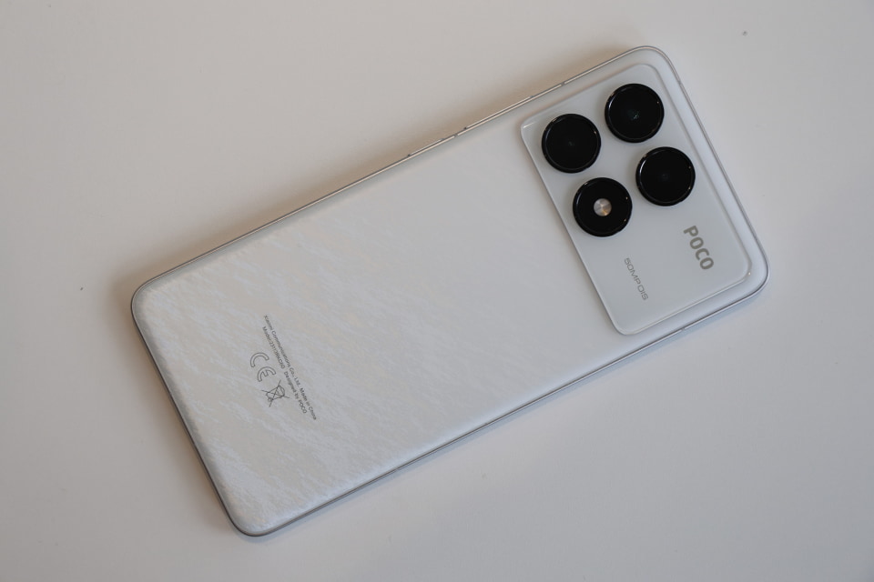 写真で見る「POCO F6 Pro」] - ケータイ Watch