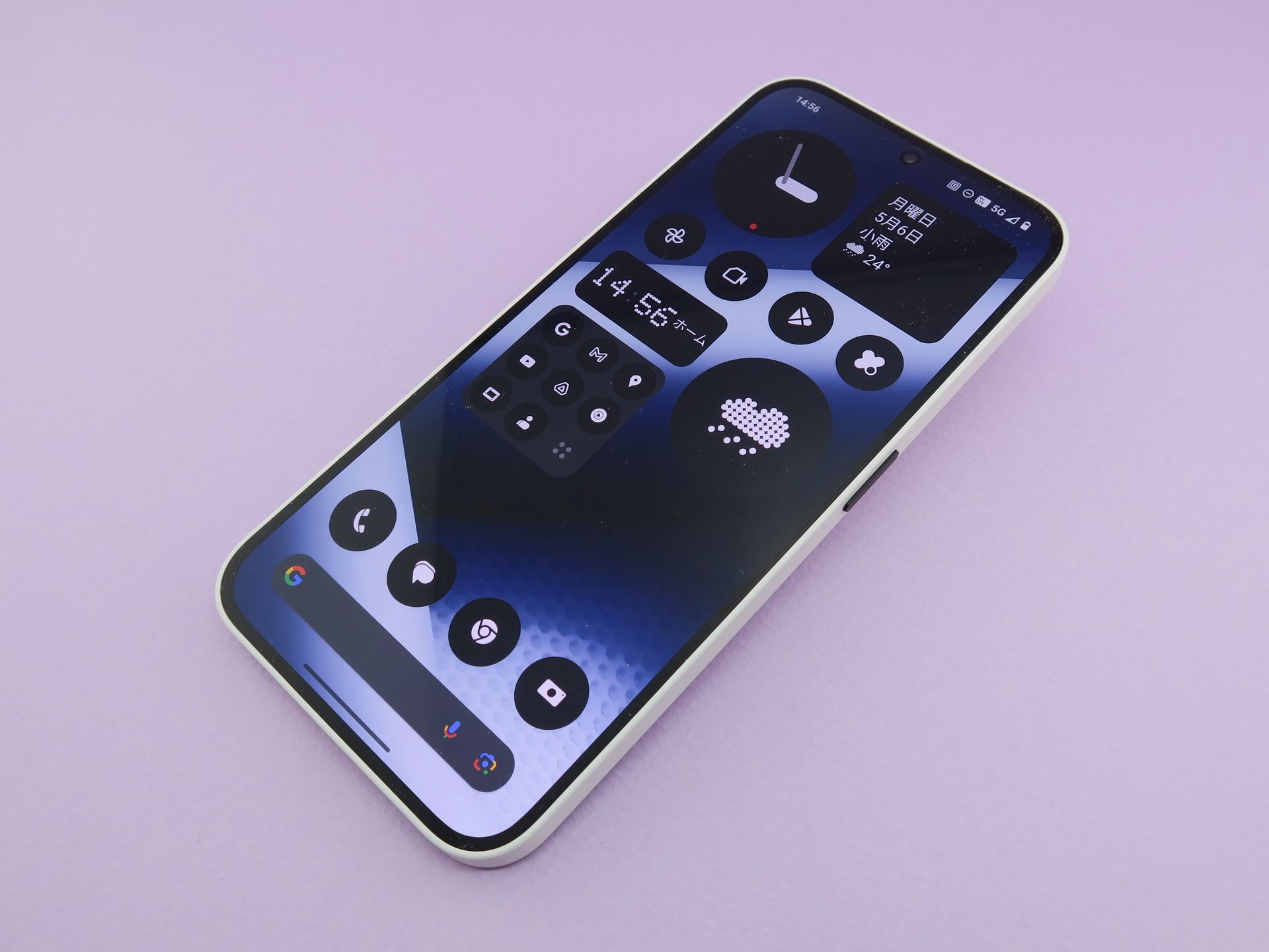 Nothing Technology「Nothing Phone (2a)」、161.74mm（高さ）×76.32mm（幅）×8.55mm（厚さ）、190g（重さ）、ミルク（写真）、ブラックをラインアップ