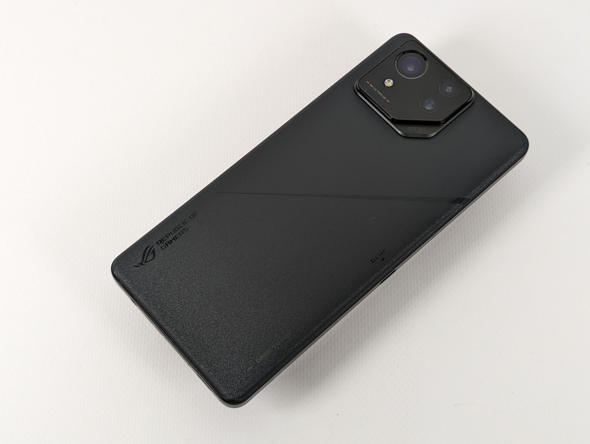 ROG Phone 8 Pro
