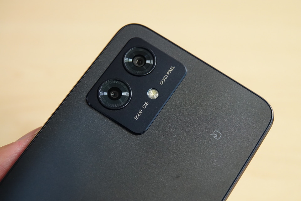 写真で見る「moto g64 5G」と「moto g64y 5G」] - ケータイ Watch