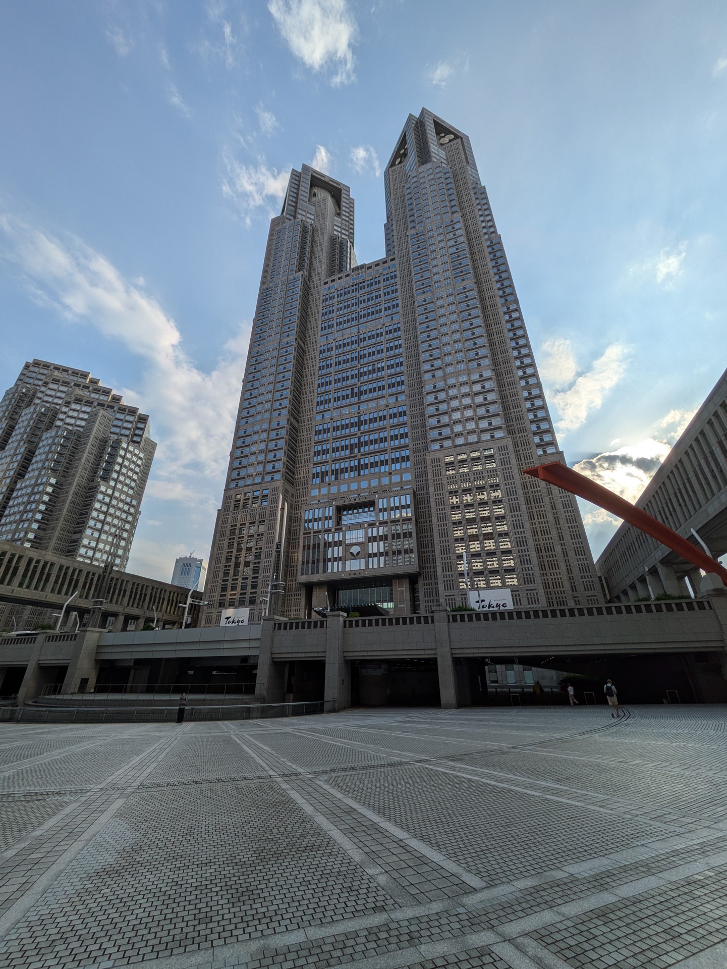 超広角カメラで撮影。空はあまり青さが強調されていない自然な仕上がり