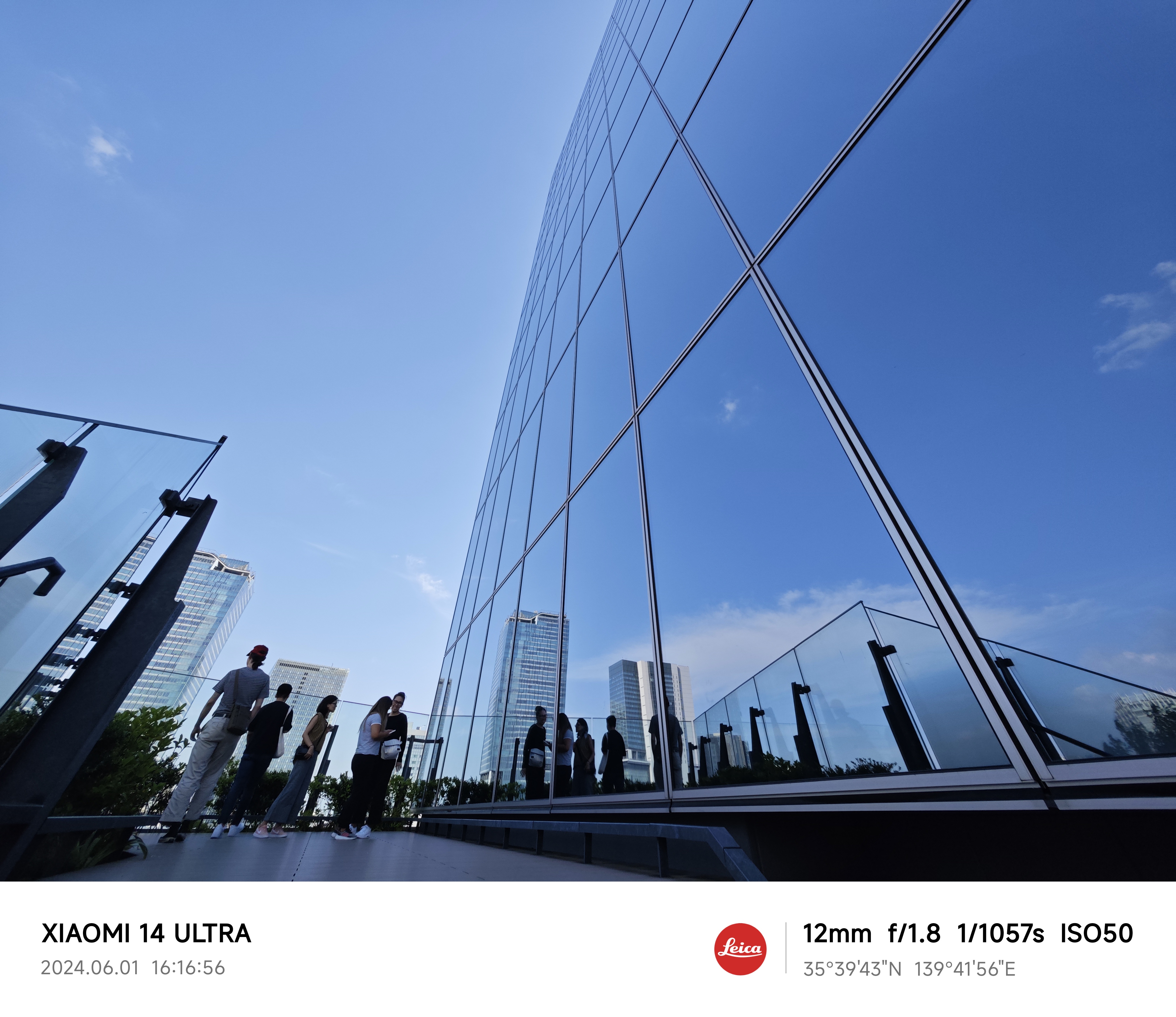 超広角カメラのヌケ感と色再現も見た目の印象に近い