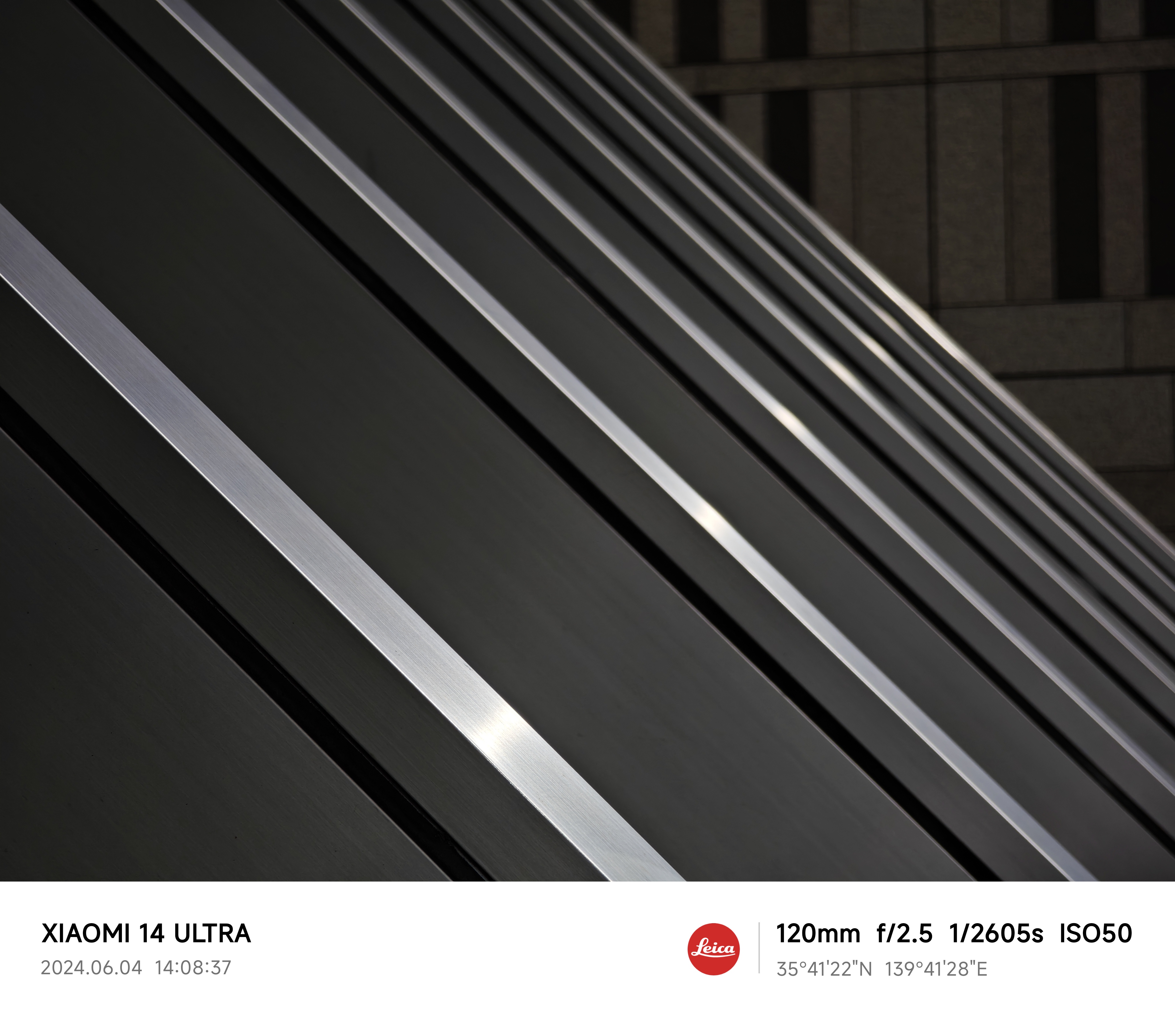 「Photography Kit」は撮影する気持ちを高めてくれる。素早くアンダーに露出補正をしてイメージどおりの仕上がりになった