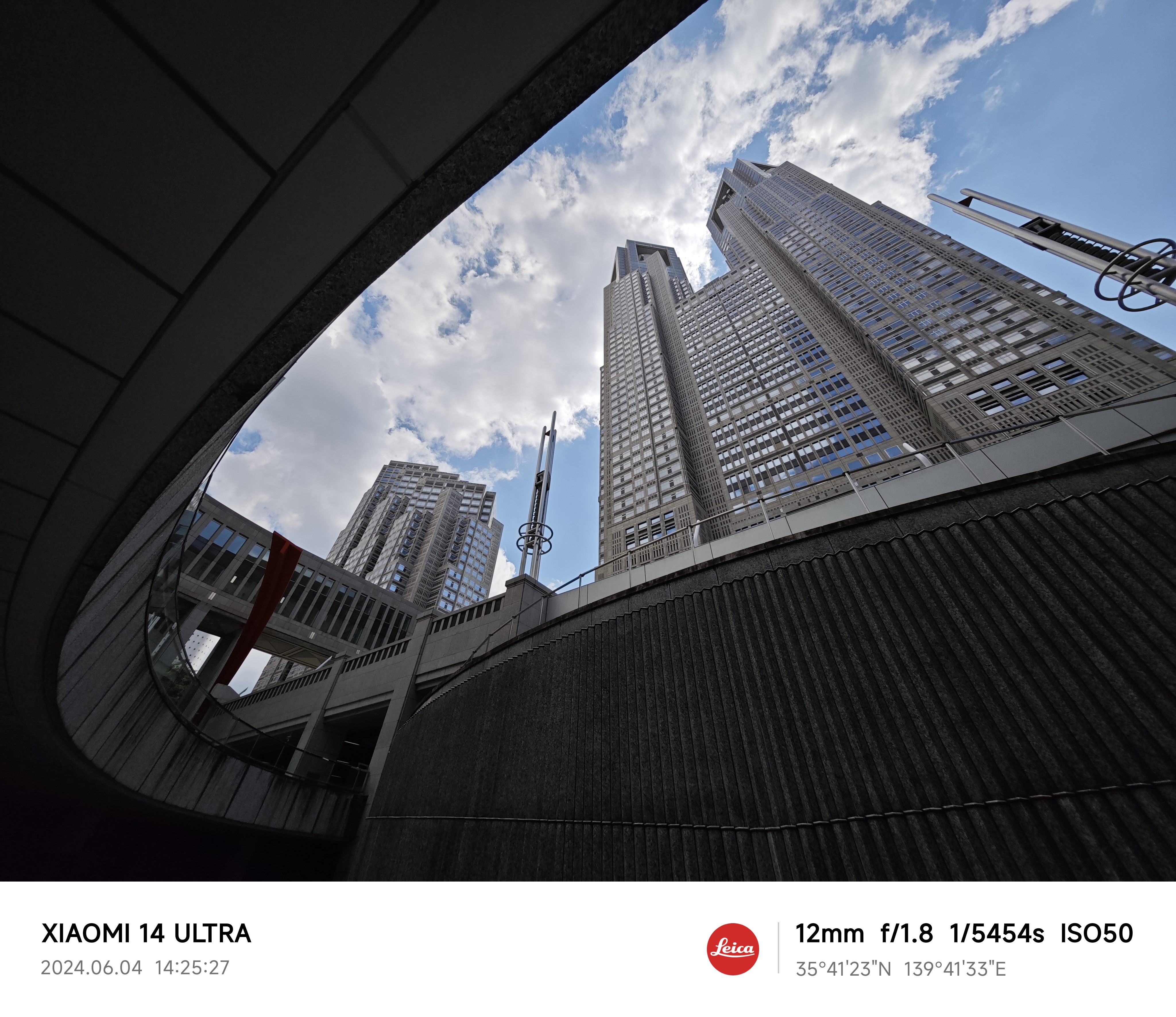 マニュアルでの撮影も可能だが、カメラ任せ + 露出補正でほぼ満足のいく写りを手にすることができた