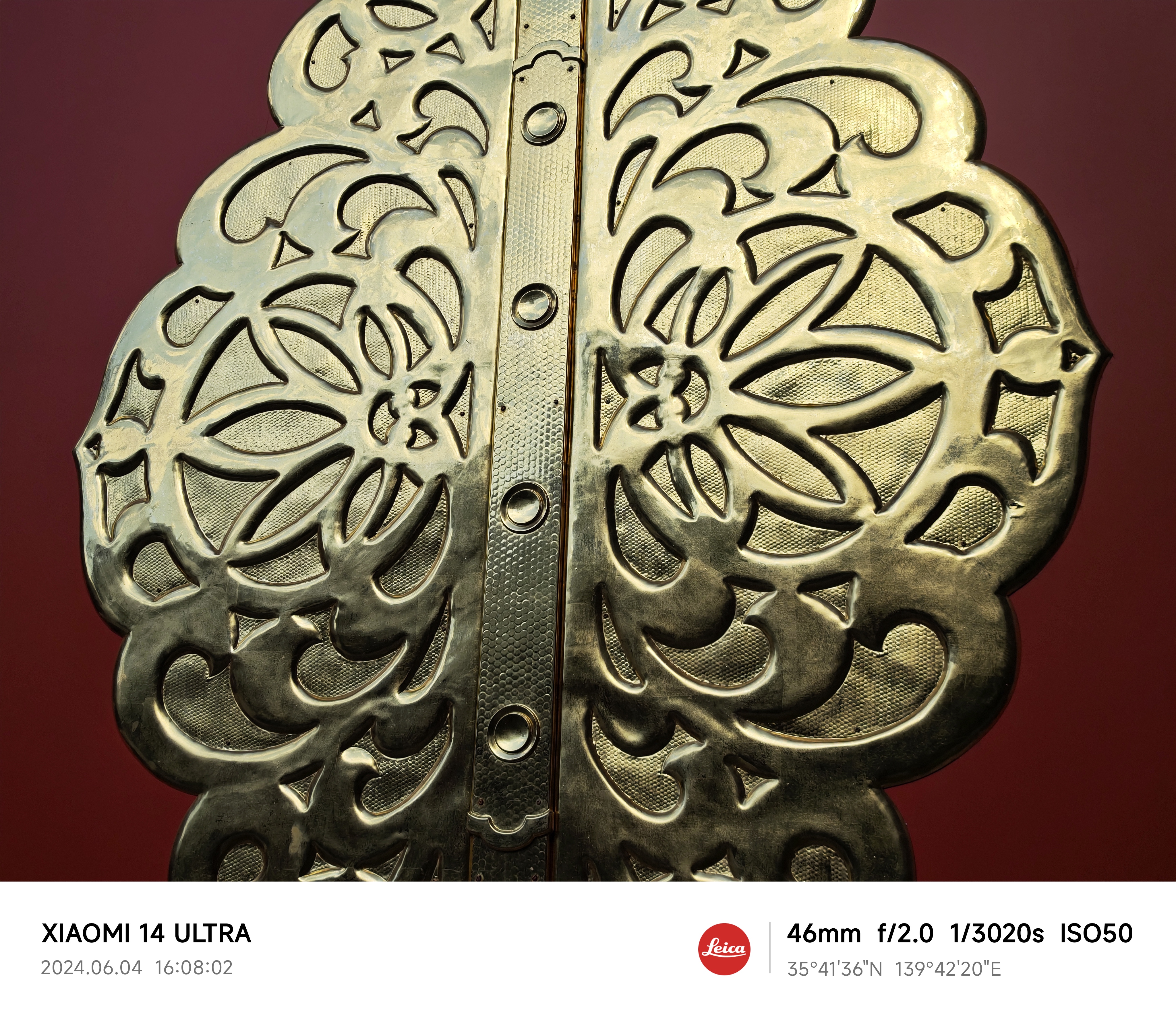 「Photography Kit」があると焦点距離と露出補正がとてもやりやすい。ホールド感も高まるのでフレーミングにも集中できる