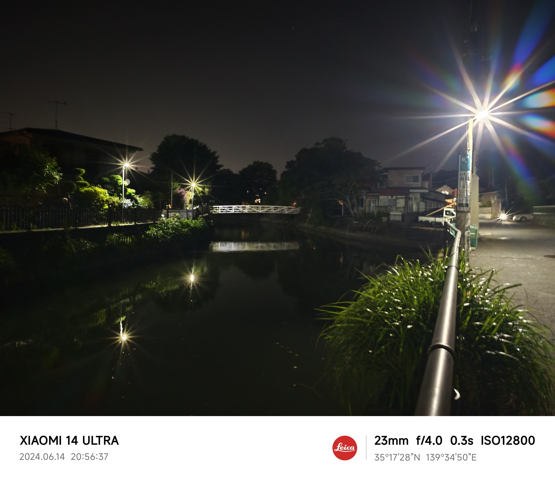 近所のどうってことのない夜景も、かっこよく撮れたりするので、ついついシャッターを切りたくなる