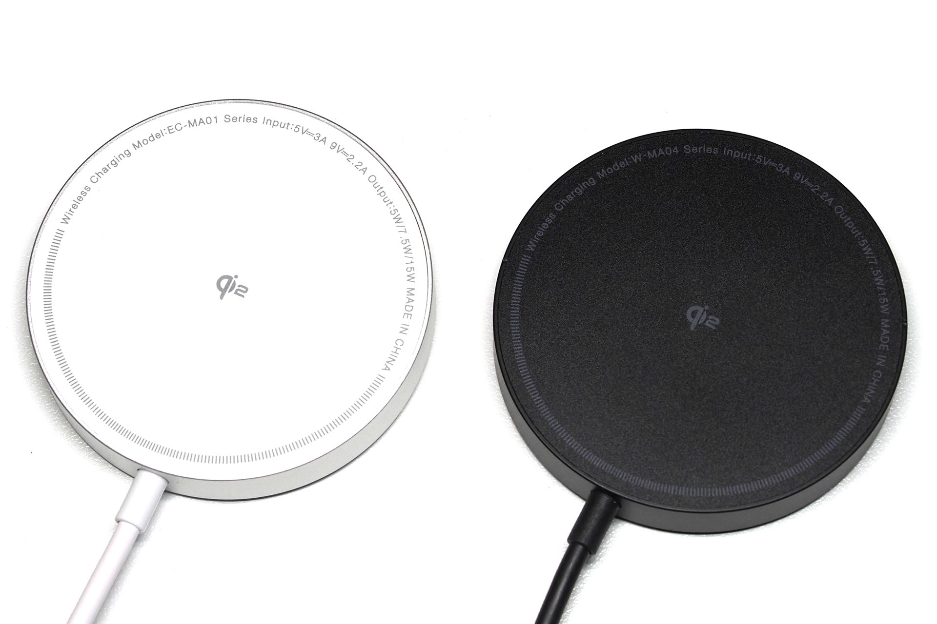 左の白いのが「EC-MA01SV」で右の黒いのが「W-MA04BK」。どちらもAmazonで<a href="https://www.amazon.co.jp/dp/B0CW2DTPY7" class="strong bn" target="_blank">4000円前後</a>だった。現在はそれより500円くらい安くなっているようだ。