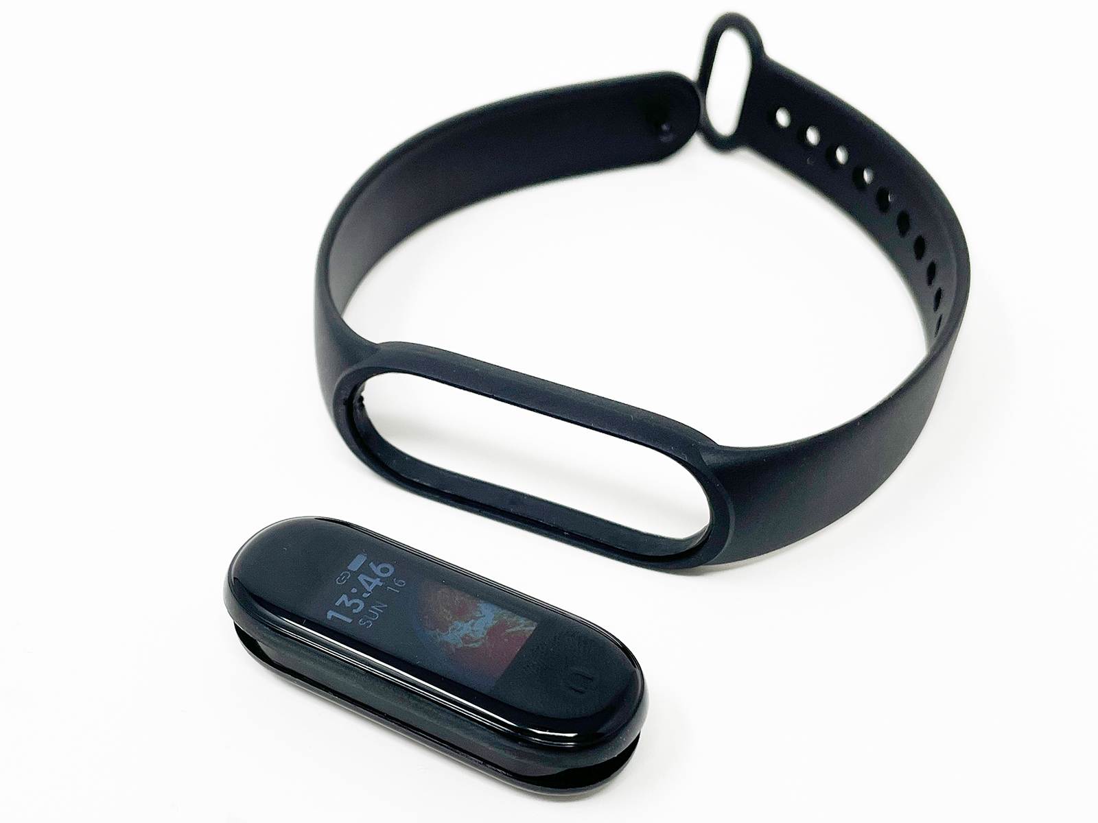 ヘッドを付属のバンドに取り付ける形で、右左どちらに巻くかは好みで切り替えられます。