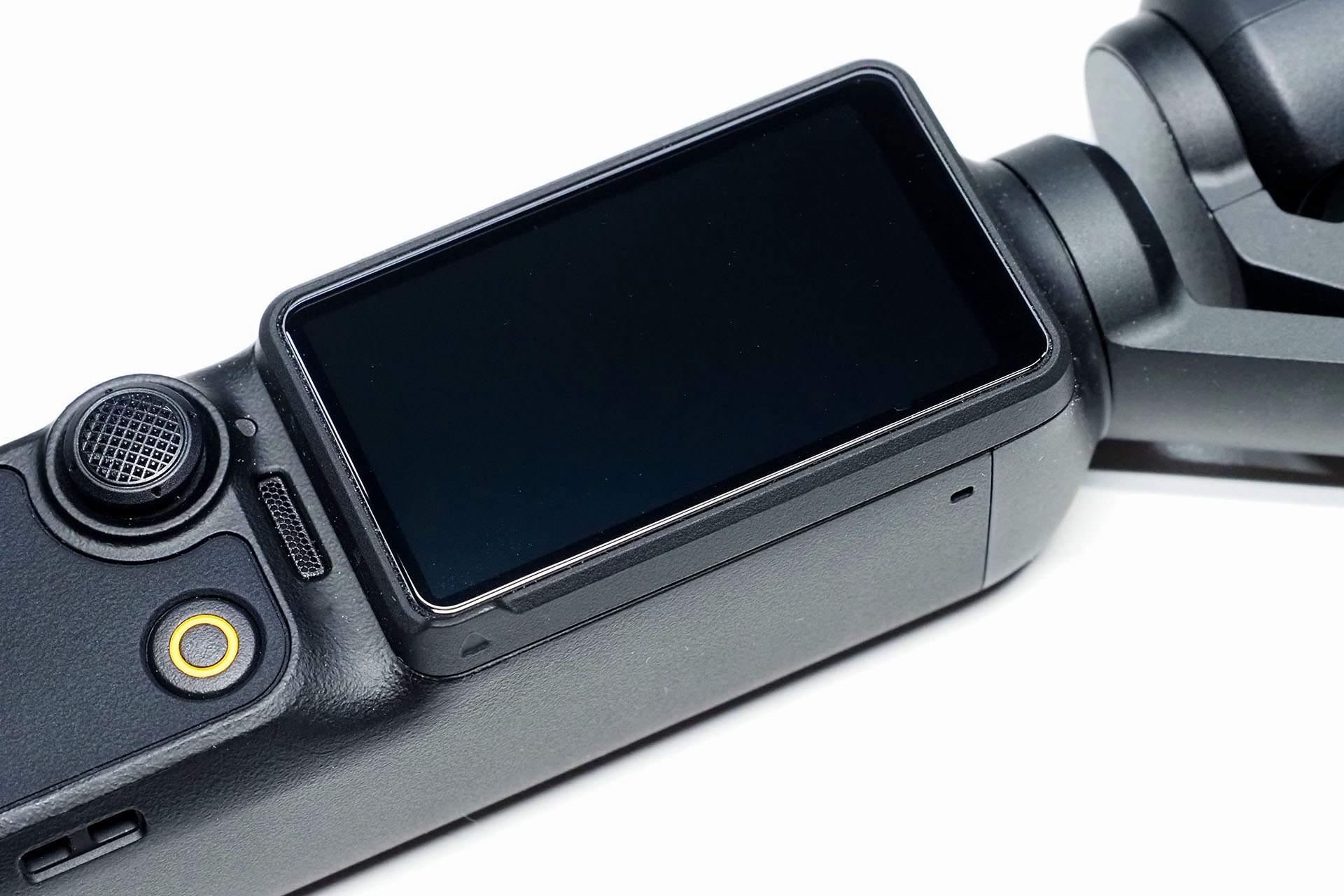 画面に保護フィルムを貼った様子。ピッタリ。エッジも滑らかだ。