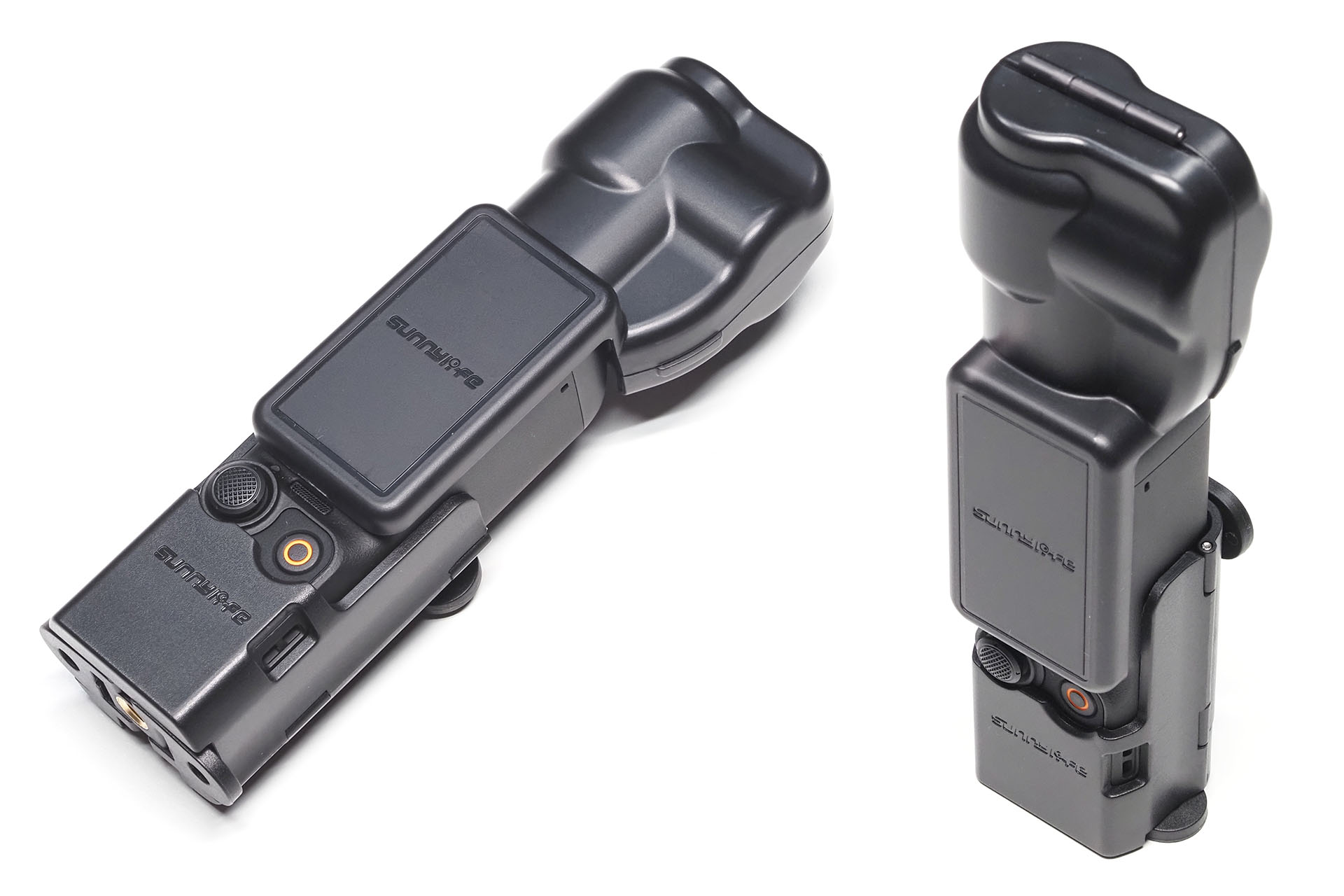 前出のプロテクターケースと併用できる。プロテクターケースと多機能ホルダーを併用すると、前述の「電源ボタンうっかり押し」の頻度がかなり減る。というか、不意に押してしまうことがほとんどなくなる。ただし、多機能ホルダーのぶん、少々嵩張る。