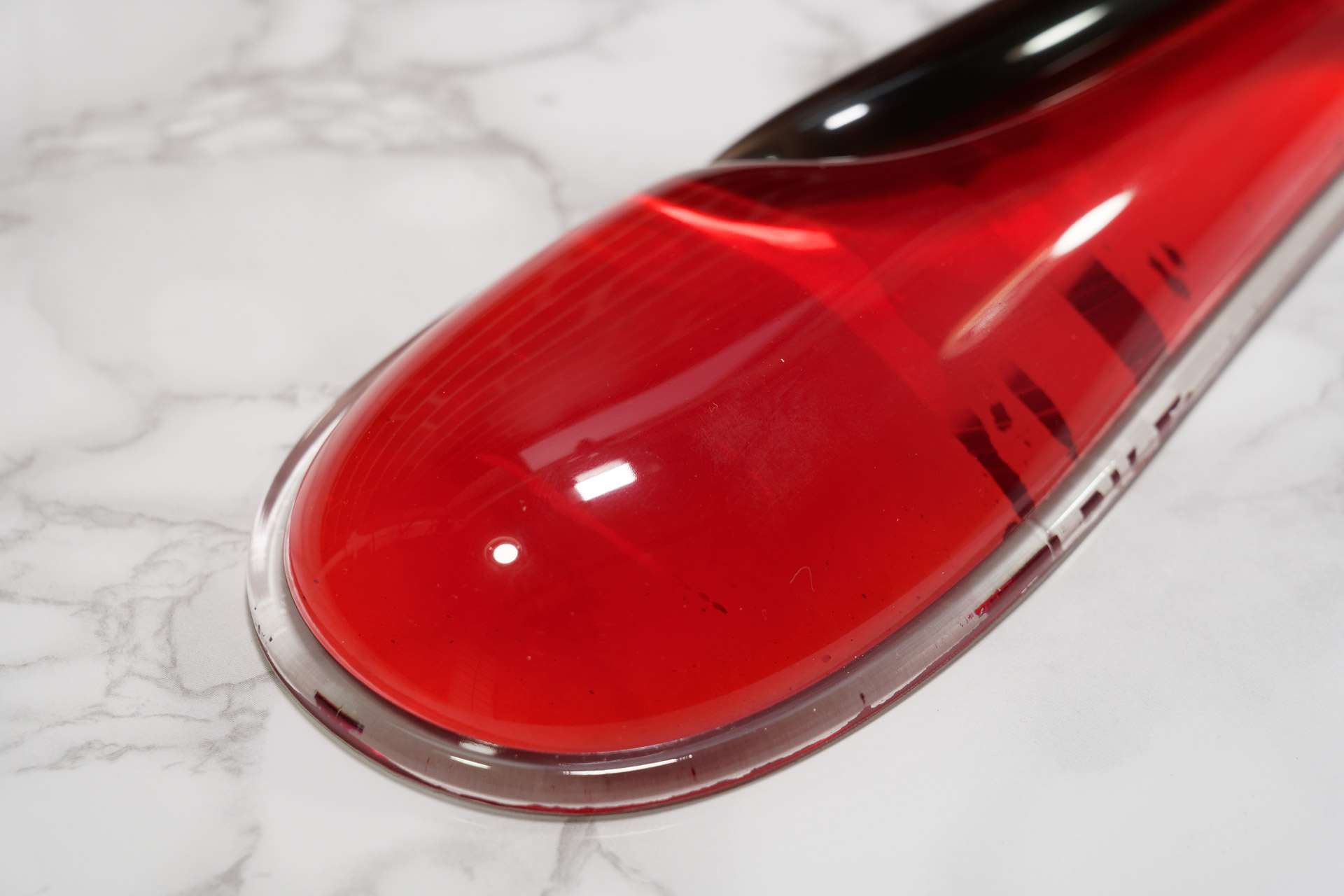 赤いところはゼリーやグミのよう