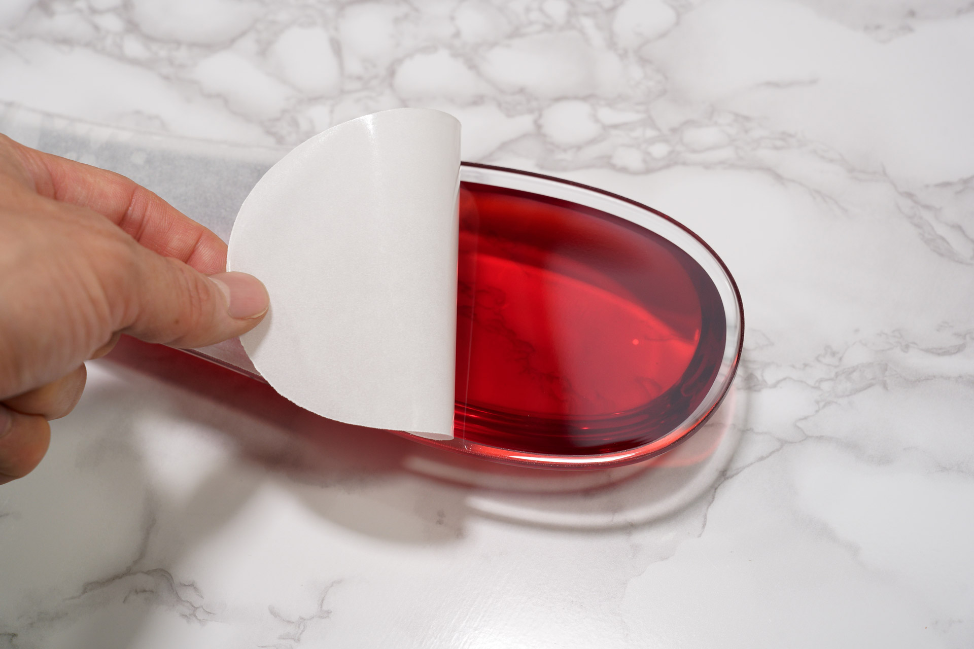 底面の保護シートをはがすと全体が滑り止めになっていることがわかる