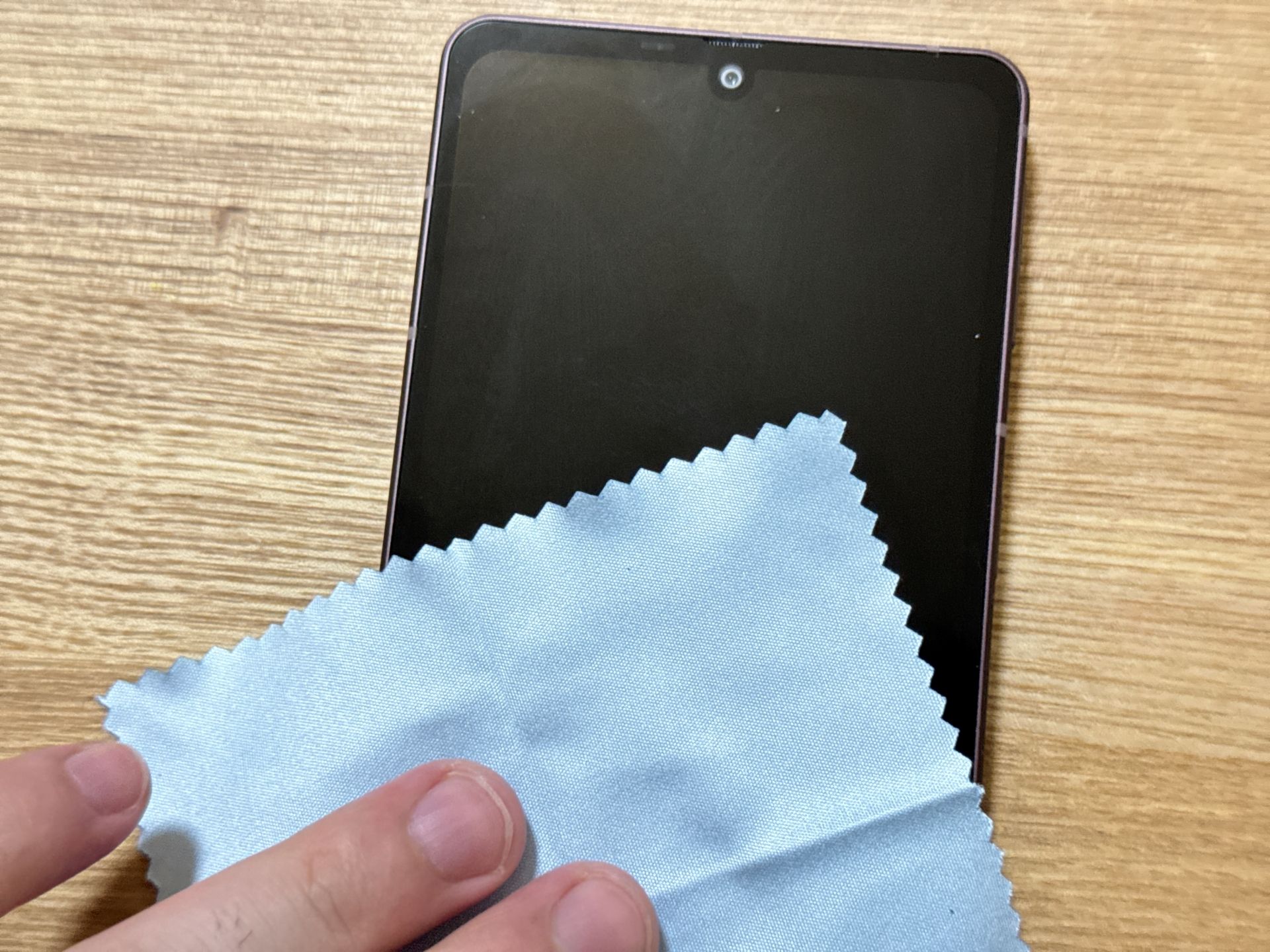 青い布で拭きとったら、そのまま30分乾燥