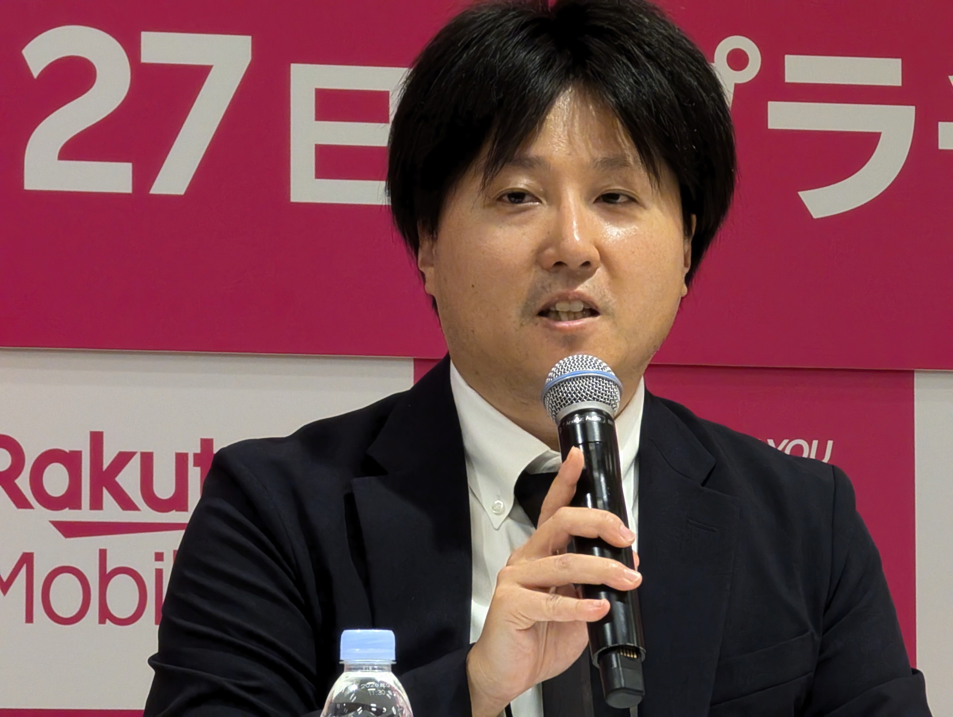 左＝楽天モバイル 矢澤氏。右＝同 竹下氏