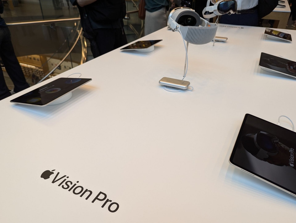 Apple Vision Pro」本日28日発売、Apple 表参道の様子は？ - ケータイ