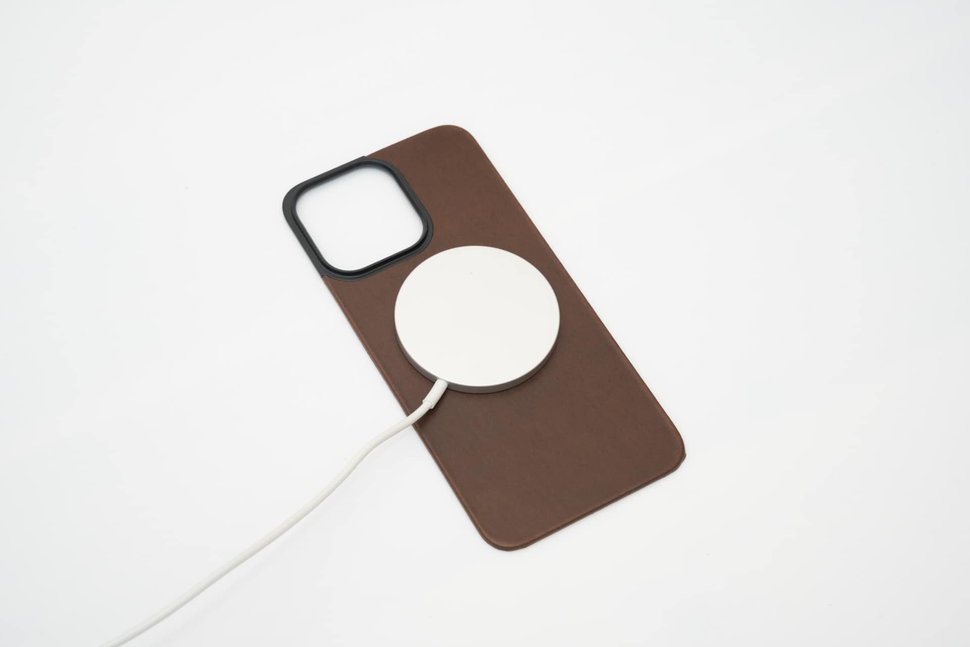 既存のMagSafeアクセサリーもこれまで通り使えて便利です