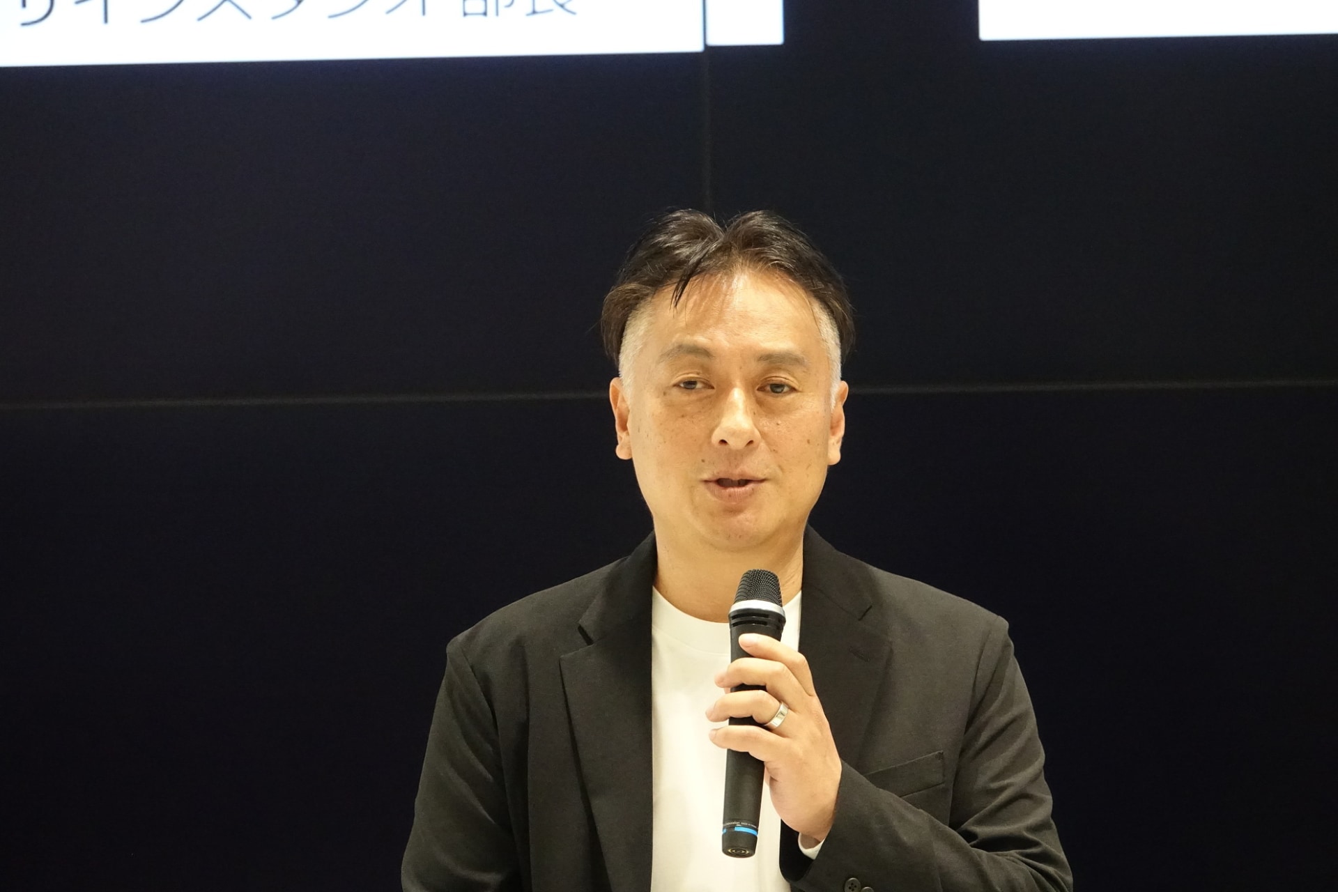 通信事業本部 デザインスタジオ 部長の川充雄氏