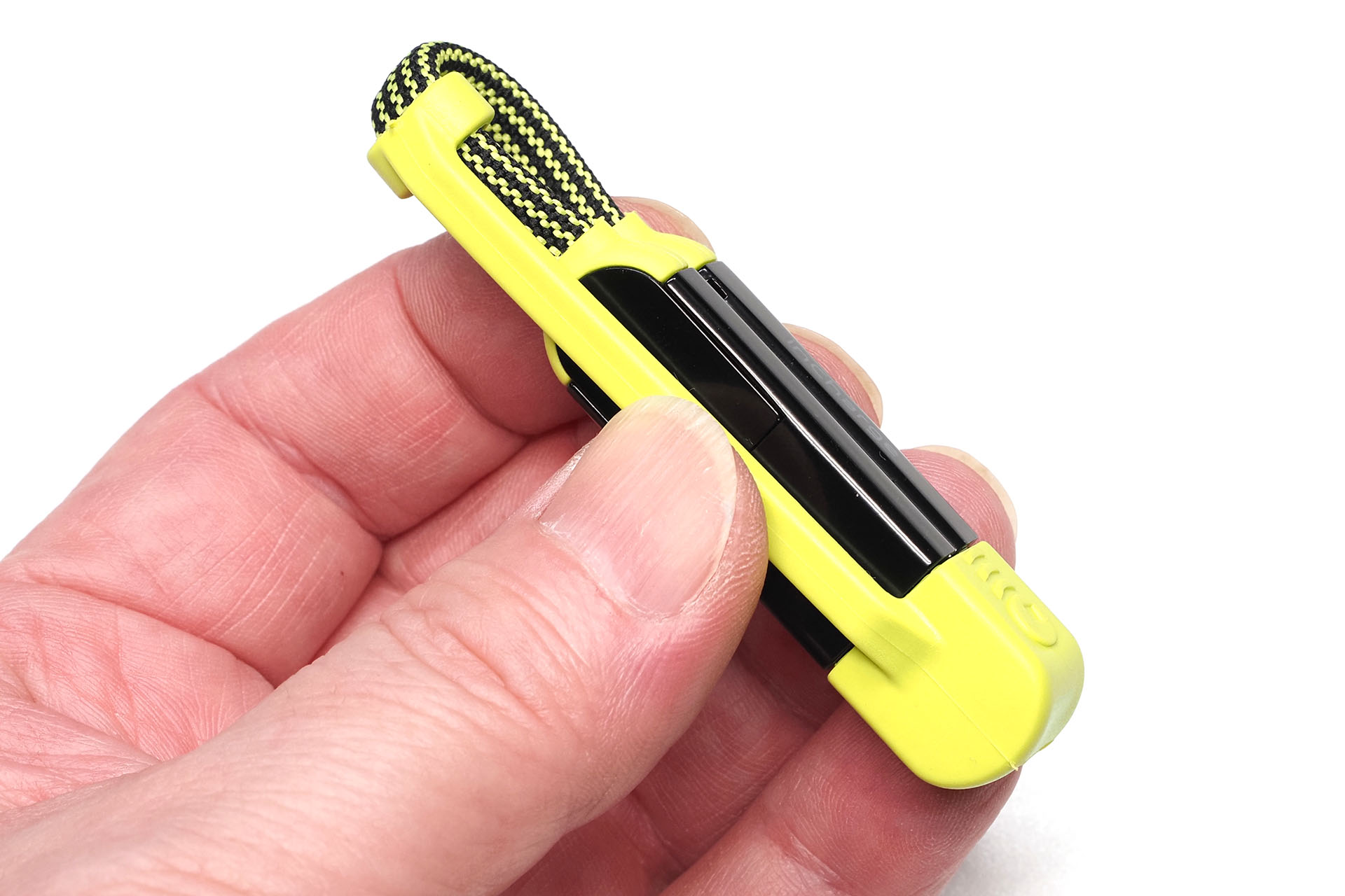 USBメモリーのようなサイズ感。