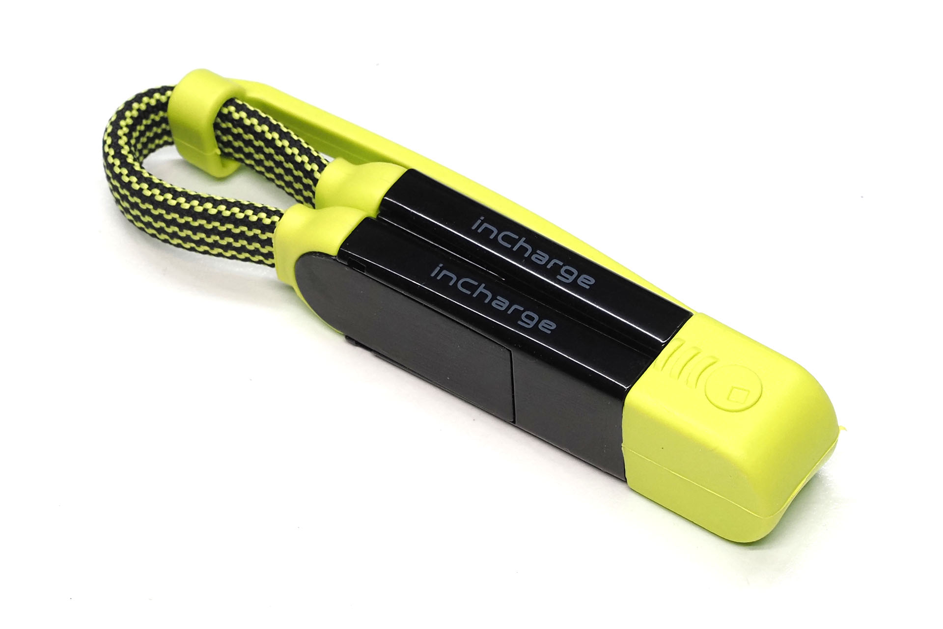 キャップで端子部が保護される。