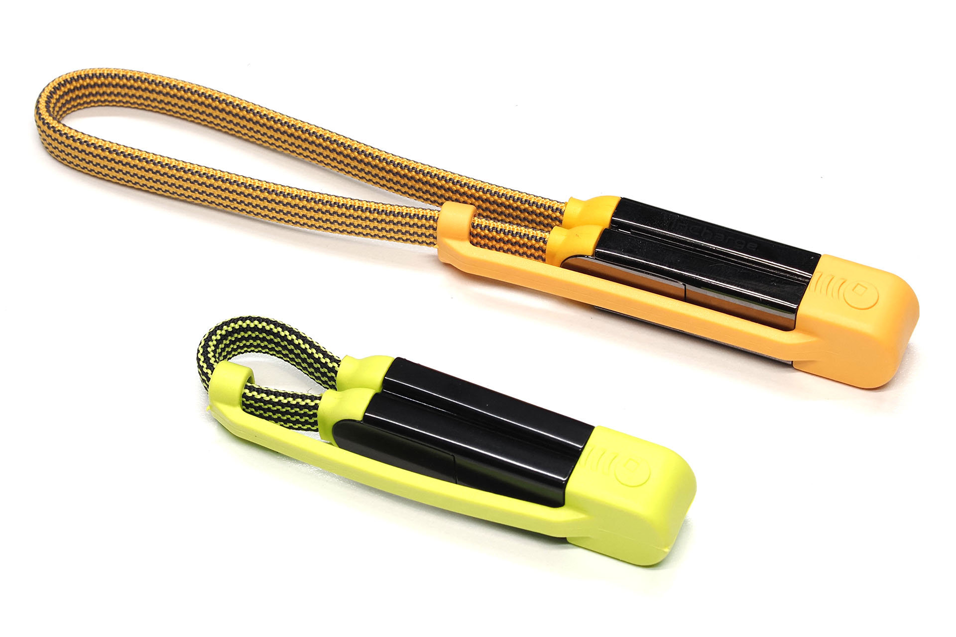 上が買い増した30cmのマルチ充電ケーブル。