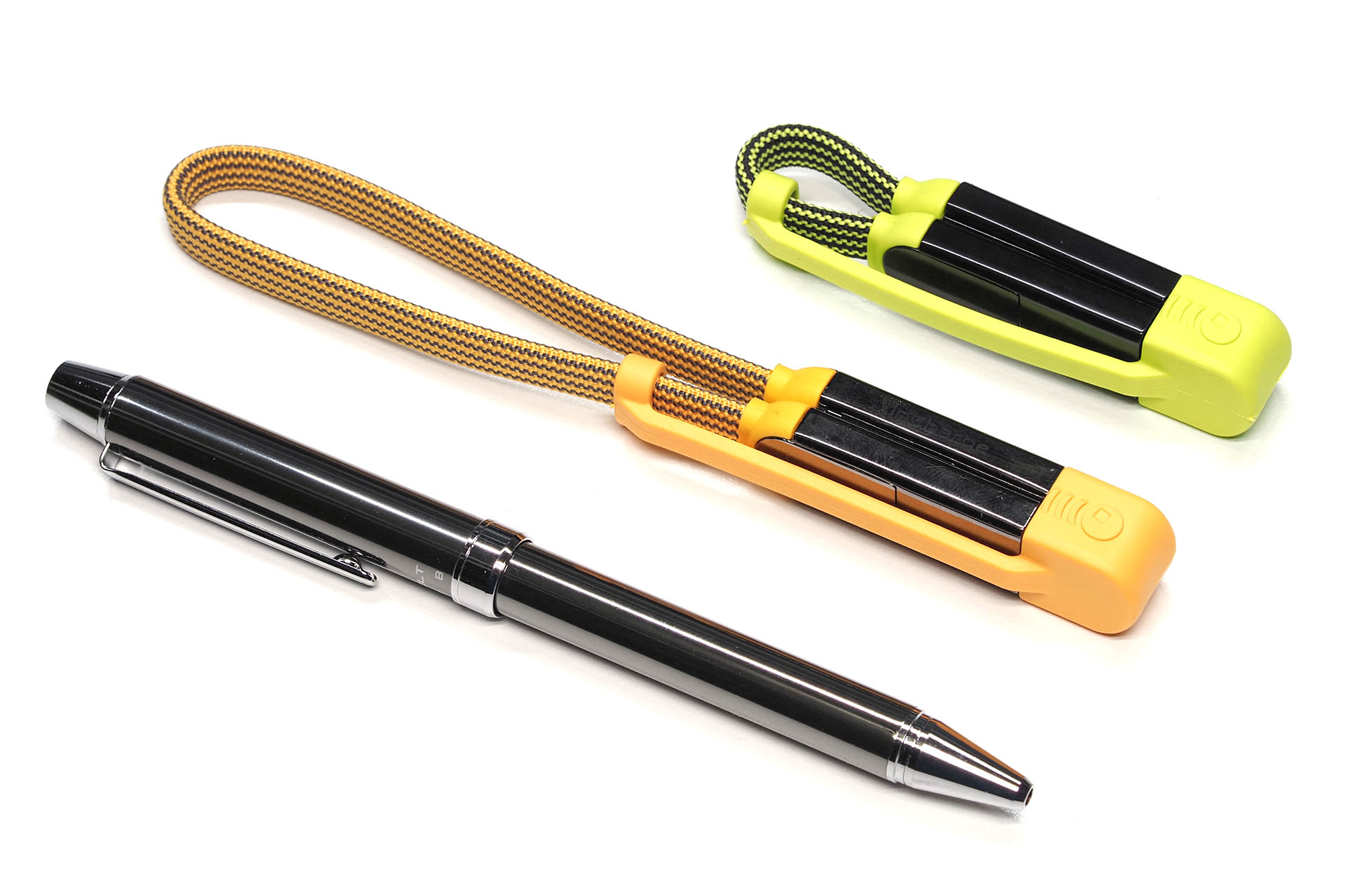 ペン1本に近い携帯感。