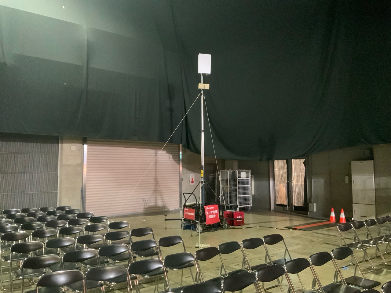 より小型な「キャリー5G」にもMassive MIMO（写真提供：NTTドコモ）