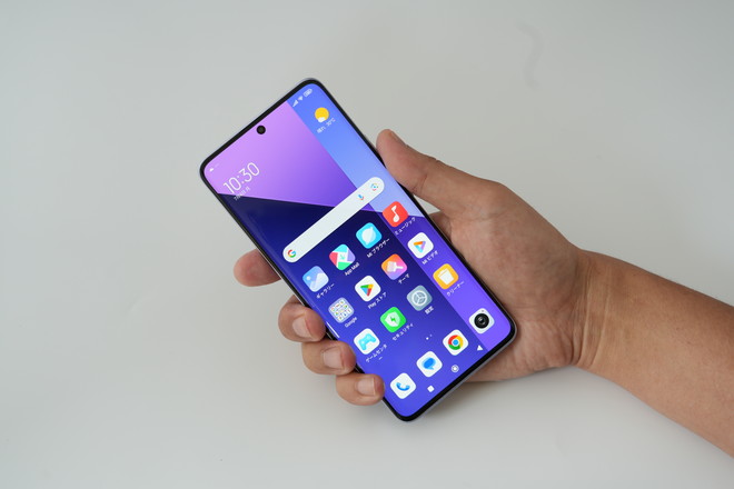 Redmi Note 13 Pro+ 5Gは約6.67インチの有機ELディスプレイを搭載。解像度は2712×1220で、リフレッシュレートは最大120Hz